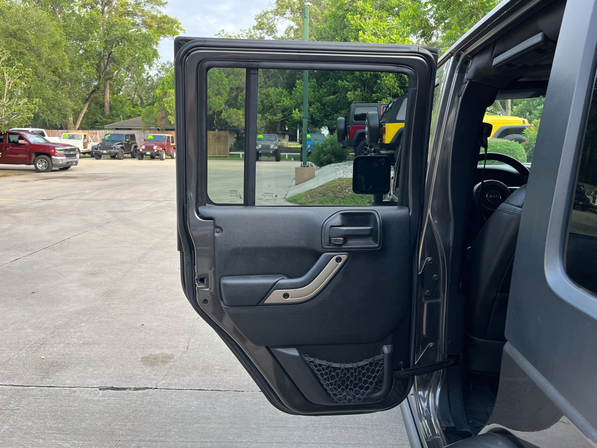 Used-2016-Jeep-Wrangler-Unlimited-Sahara-75th-Anniversary