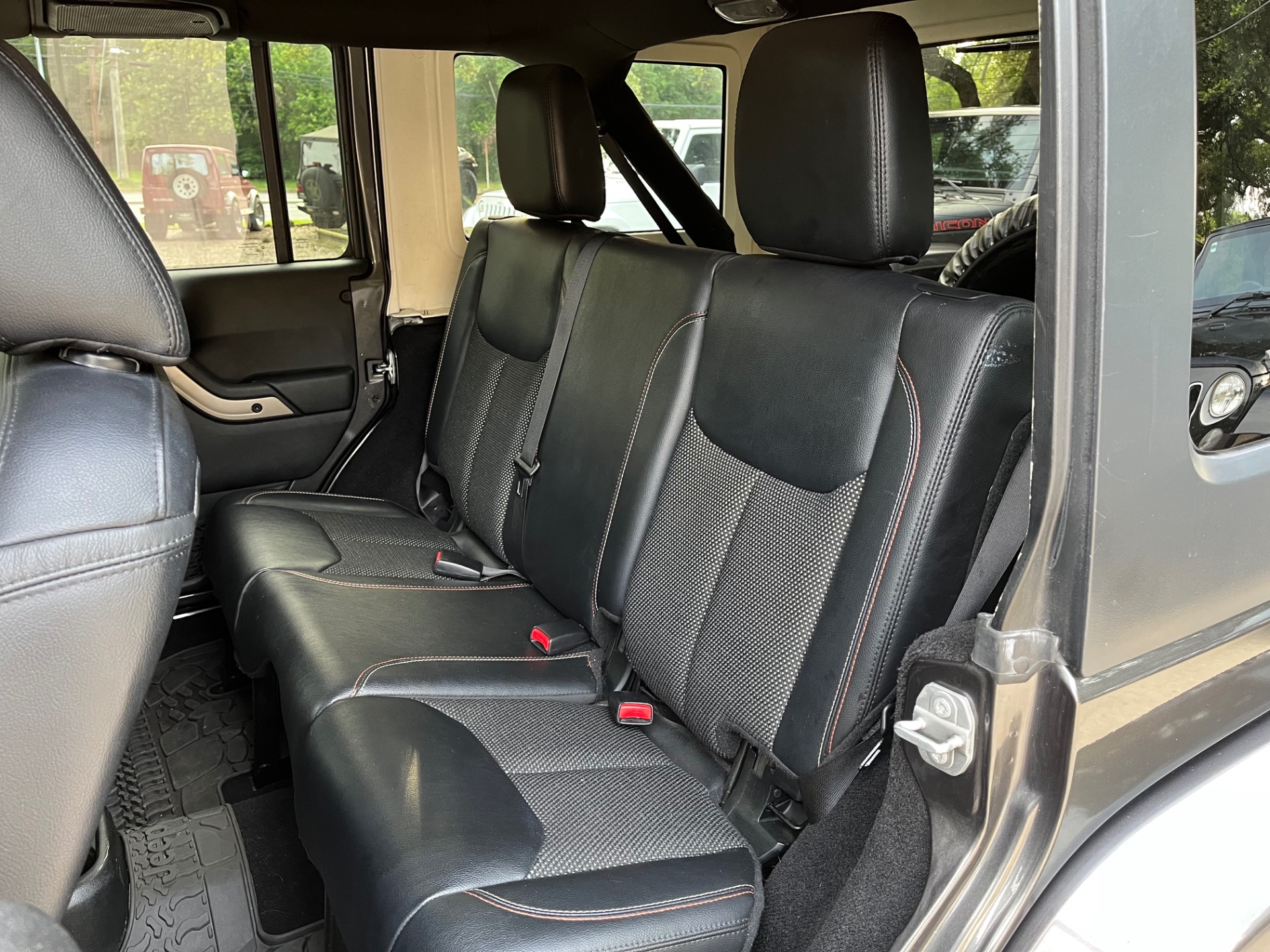Used-2016-Jeep-Wrangler-Unlimited-Sahara-75th-Anniversary