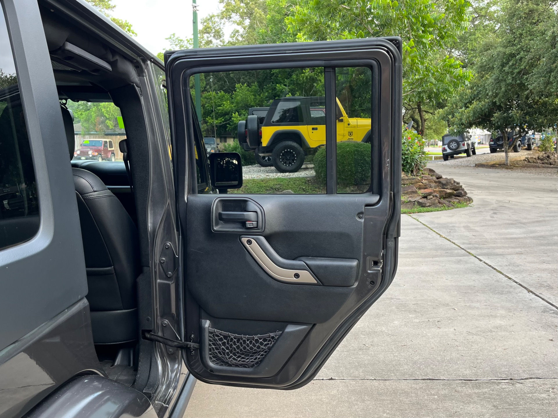 Used-2016-Jeep-Wrangler-Unlimited-Sahara-75th-Anniversary