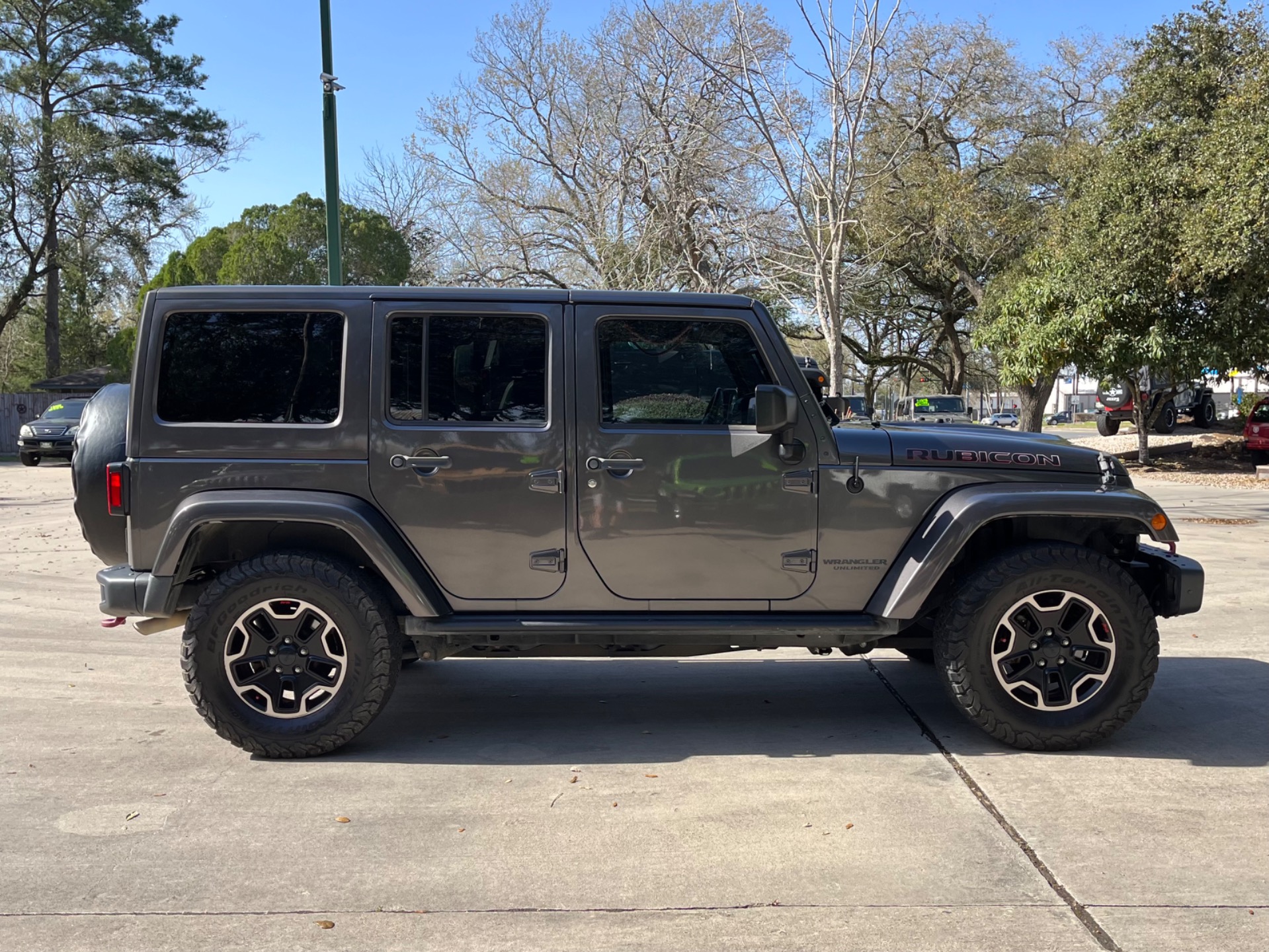 Used-2016-Jeep-Wrangler-Unlimited-Rubicon