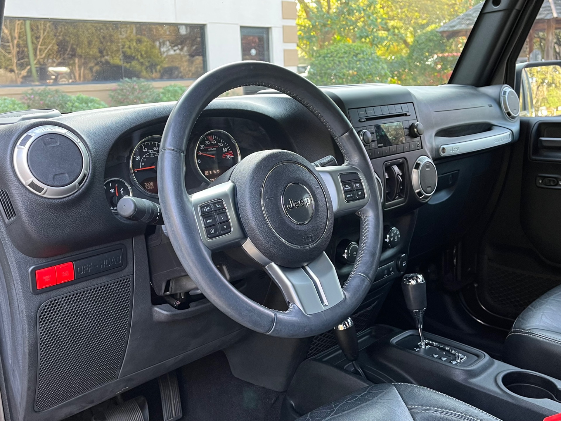 Used-2016-Jeep-Wrangler-Unlimited-Rubicon