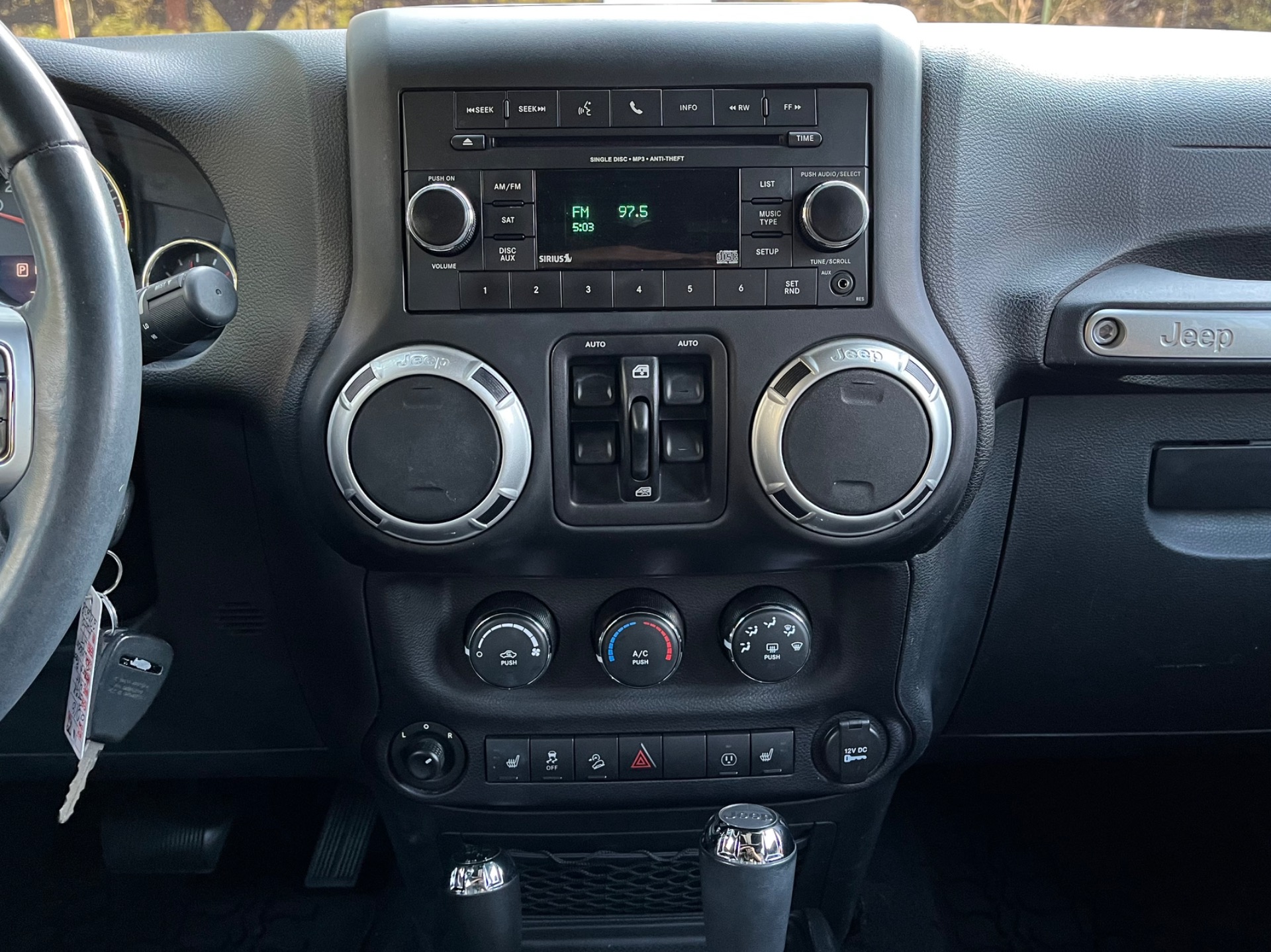 Used-2016-Jeep-Wrangler-Unlimited-Rubicon