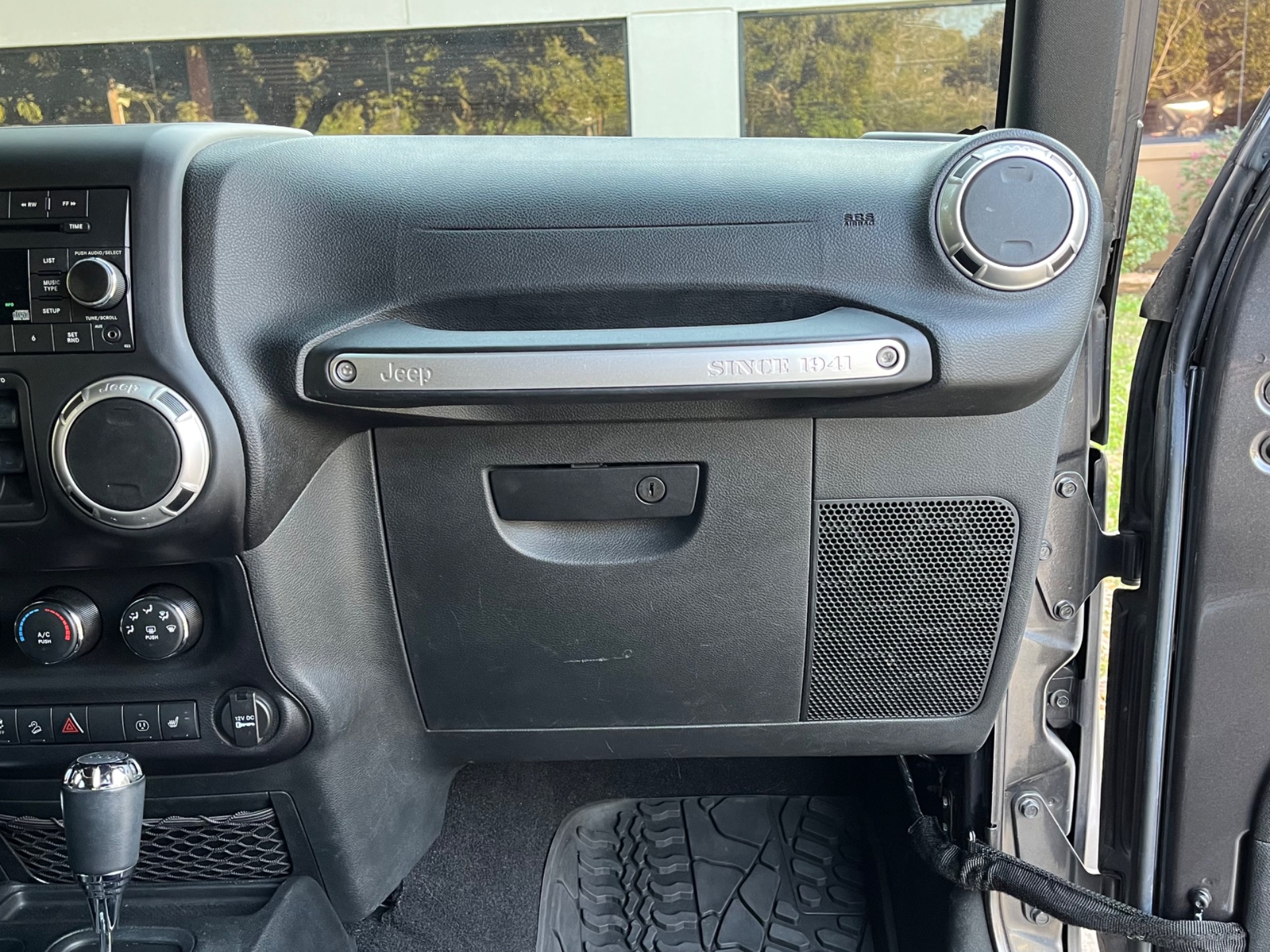 Used-2016-Jeep-Wrangler-Unlimited-Rubicon