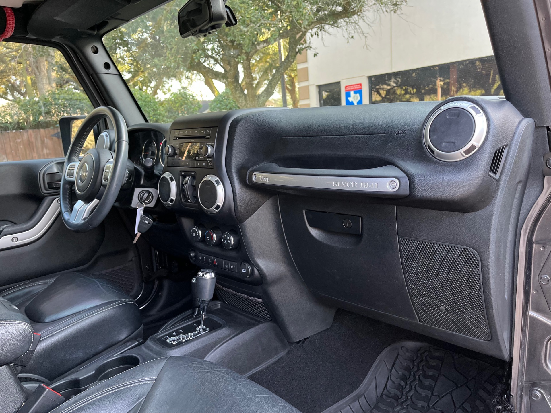 Used-2016-Jeep-Wrangler-Unlimited-Rubicon