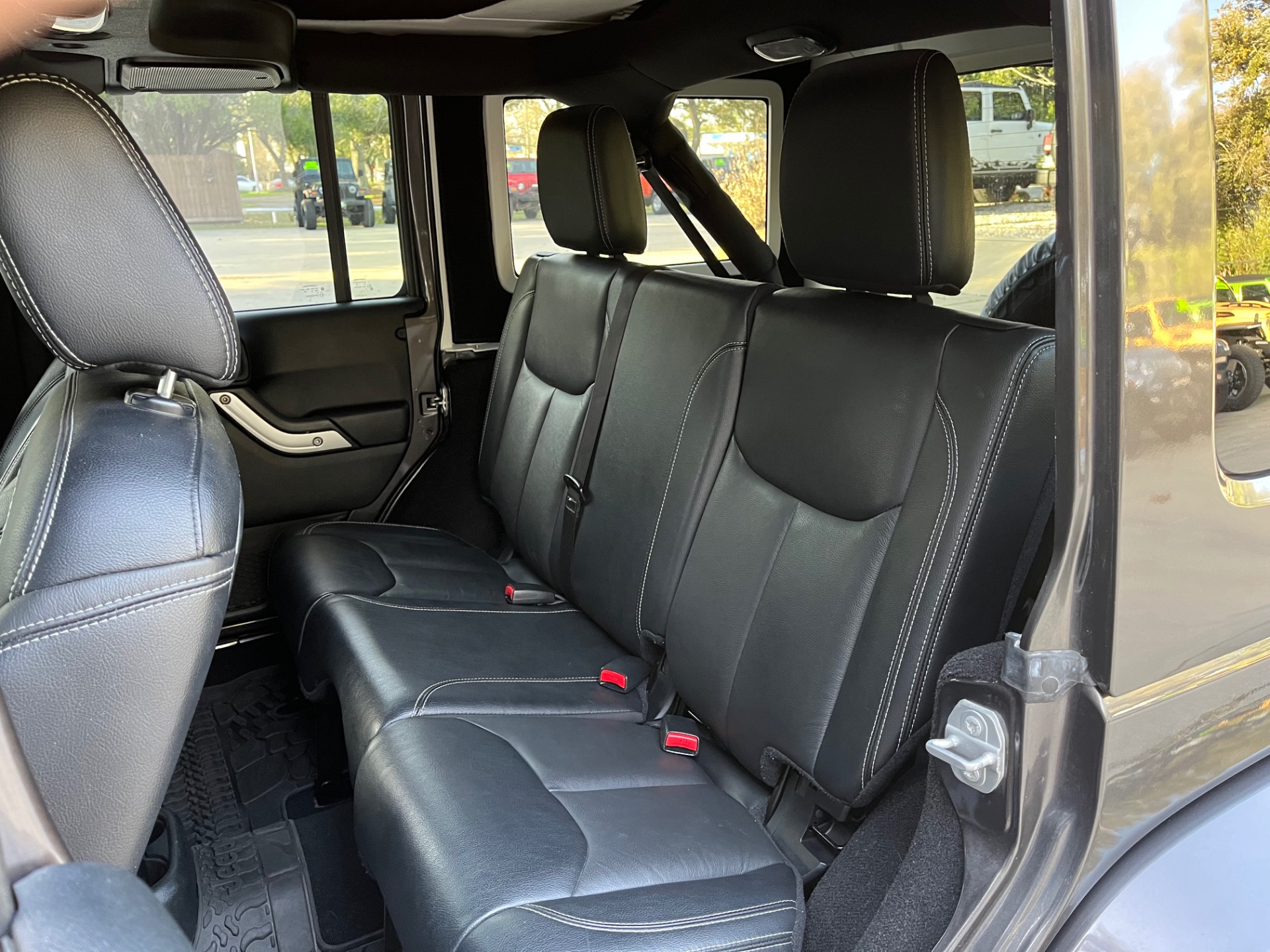 Used-2016-Jeep-Wrangler-Unlimited-Rubicon