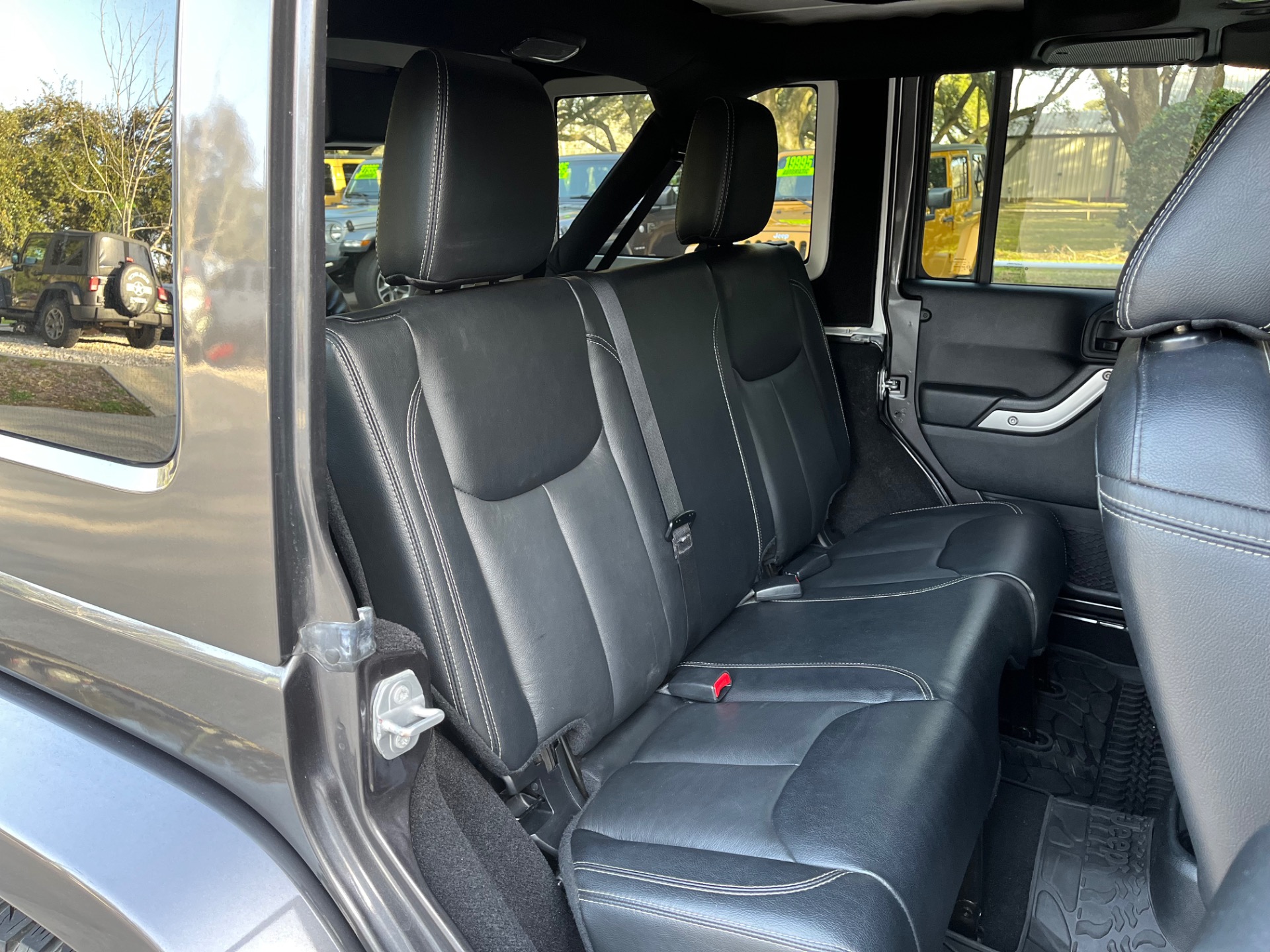 Used-2016-Jeep-Wrangler-Unlimited-Rubicon
