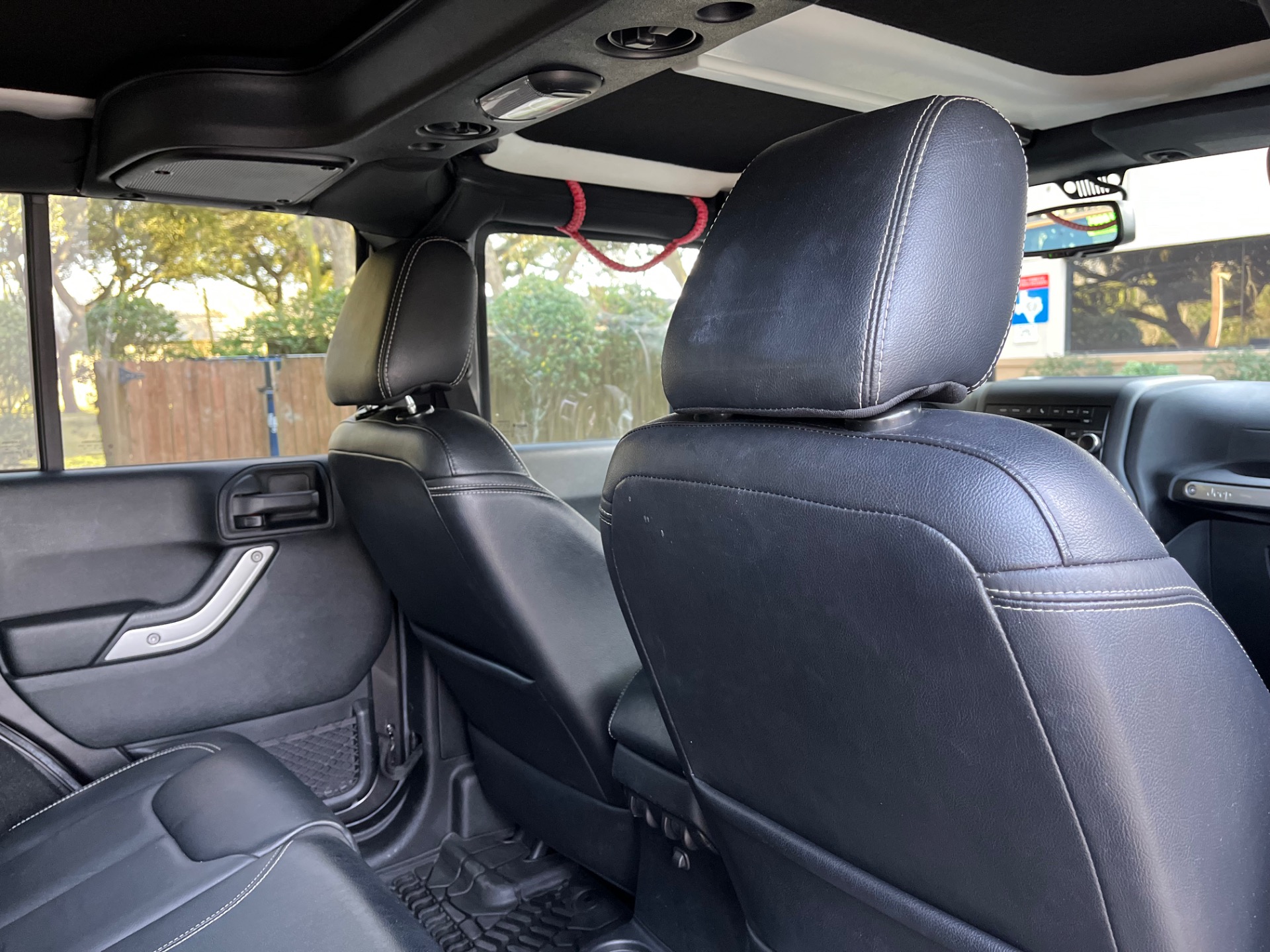 Used-2016-Jeep-Wrangler-Unlimited-Rubicon