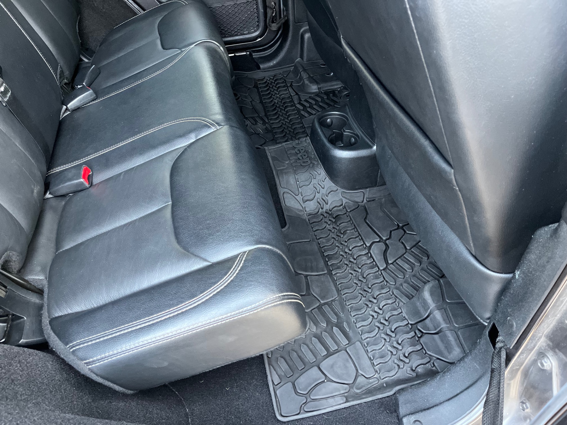 Used-2016-Jeep-Wrangler-Unlimited-Rubicon