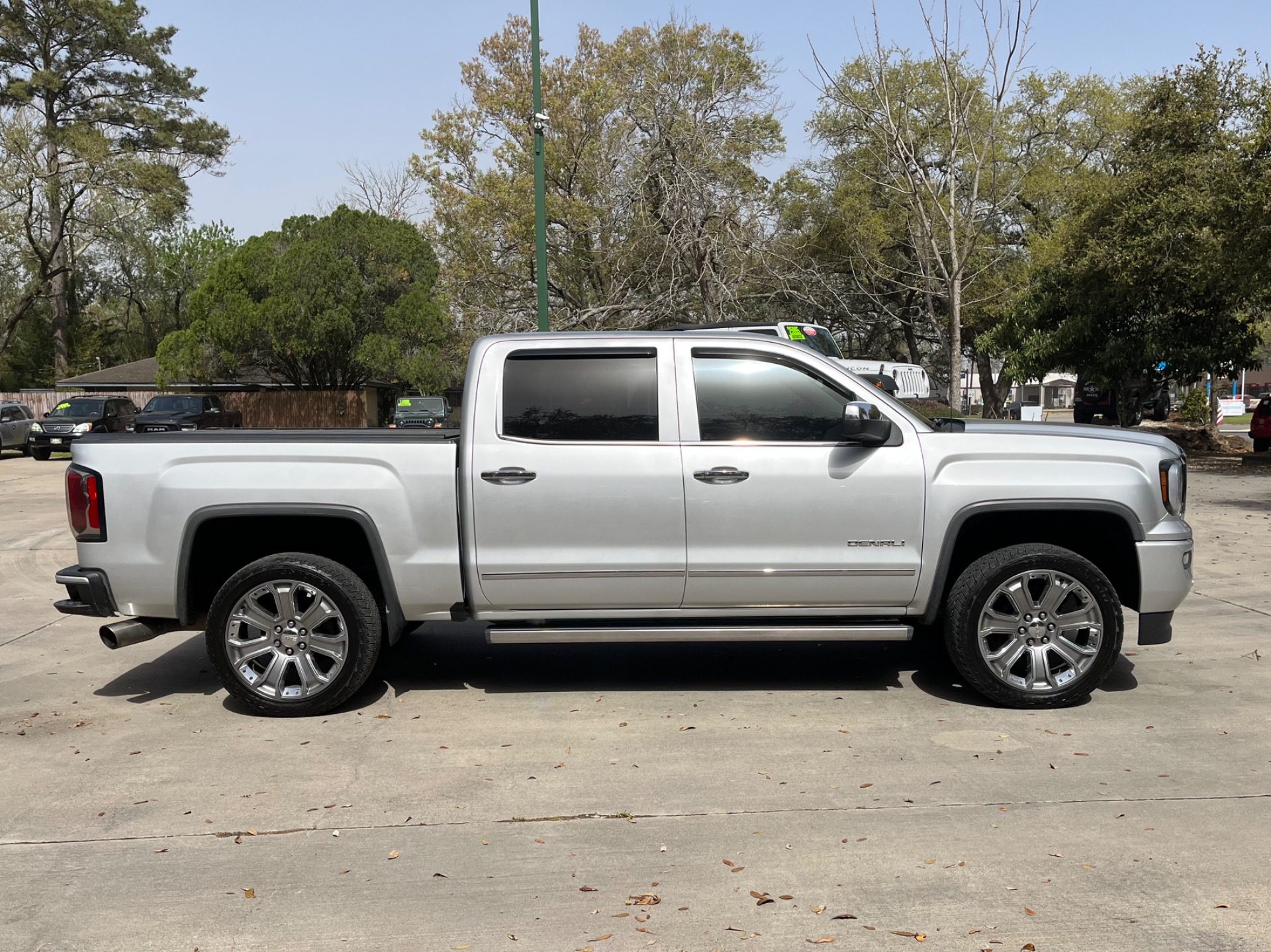 Used-2017-GMC-Sierra-1500-Denali