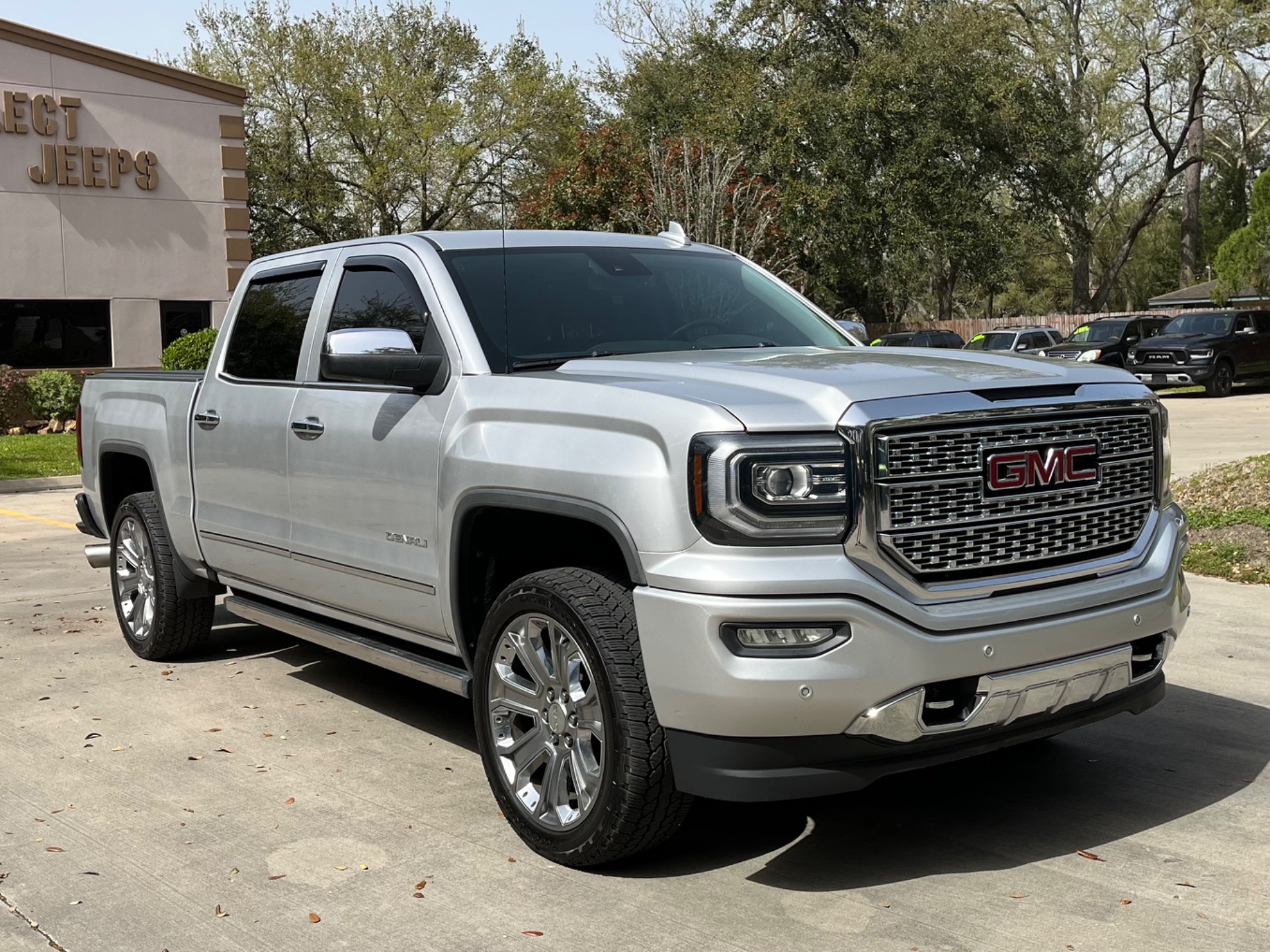 Used-2017-GMC-Sierra-1500-Denali