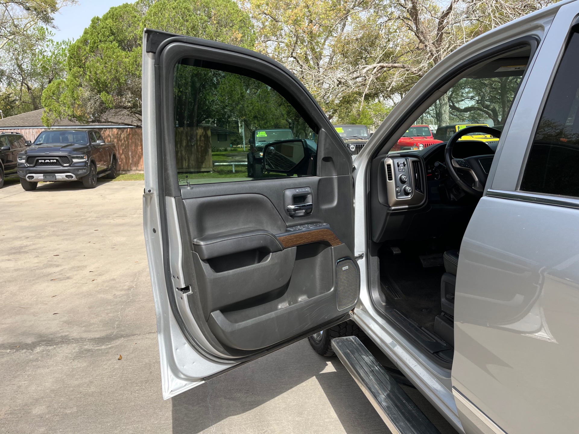 Used-2017-GMC-Sierra-1500-Denali