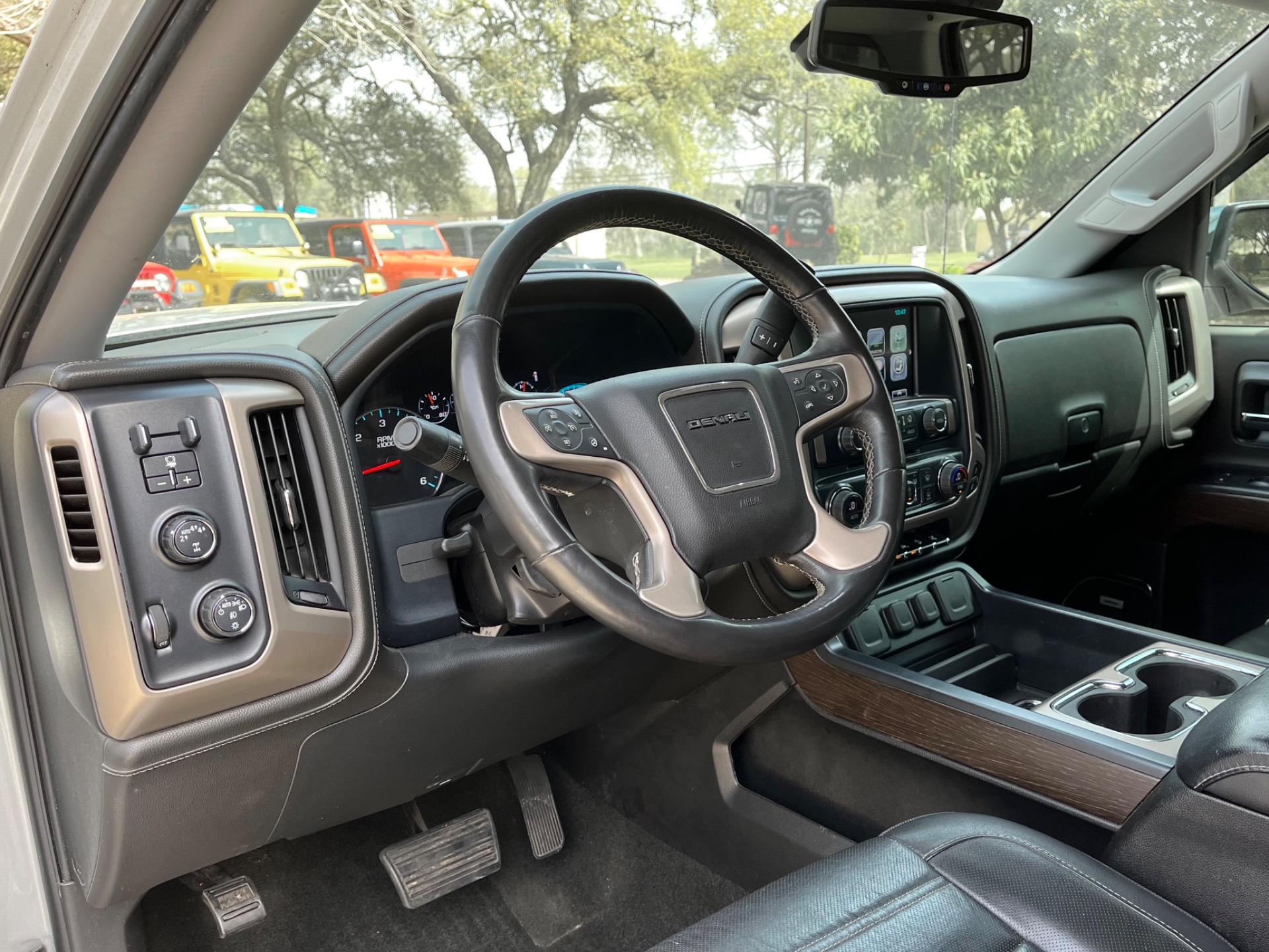 Used-2017-GMC-Sierra-1500-Denali