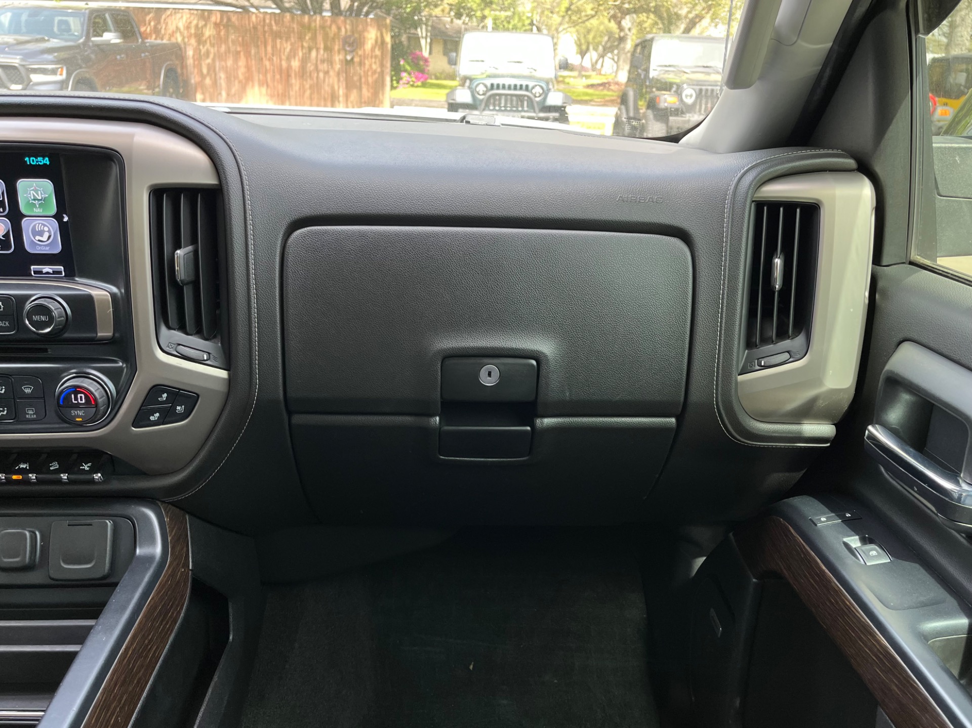 Used-2017-GMC-Sierra-1500-Denali