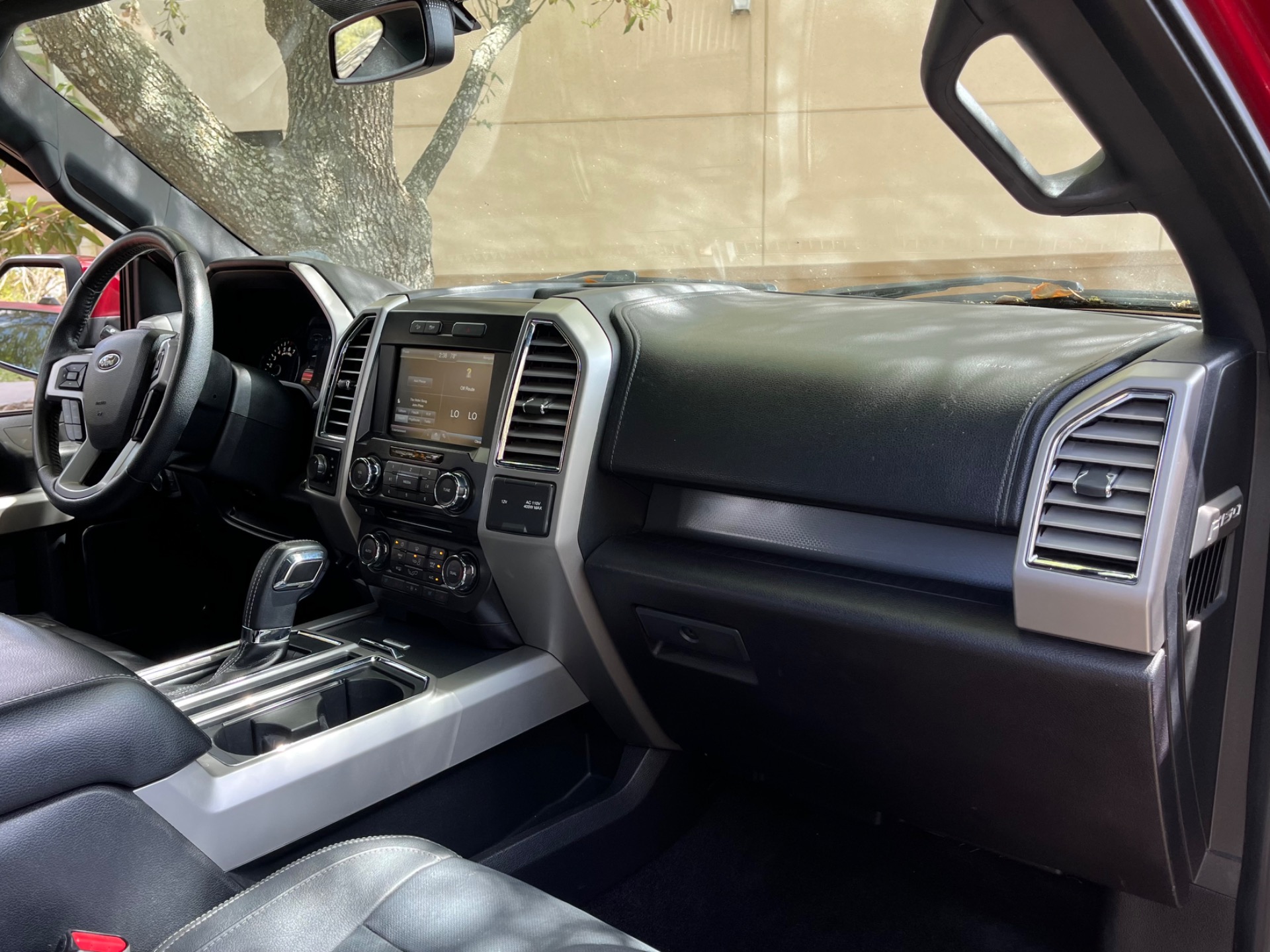 Used-2015-Ford-F-150-Lariat