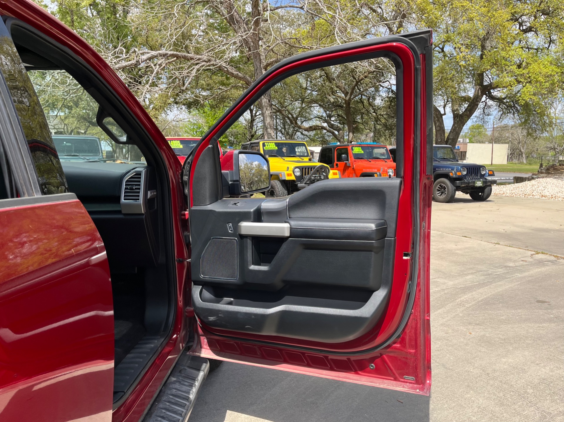 Used-2015-Ford-F-150-Lariat