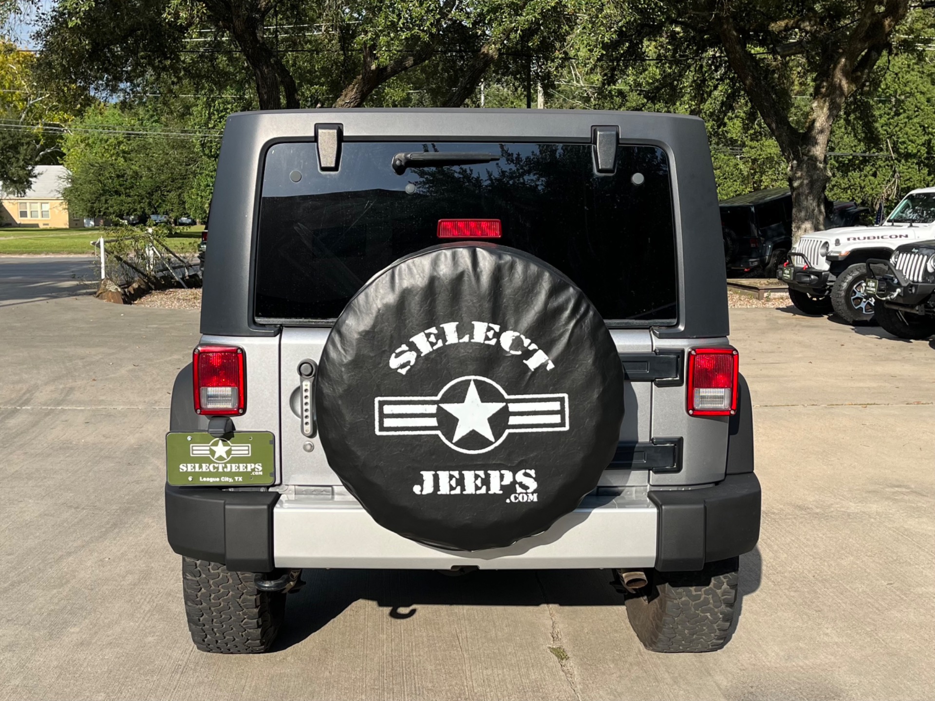 Used-2016-Jeep-Wrangler-Unlimited-Sport