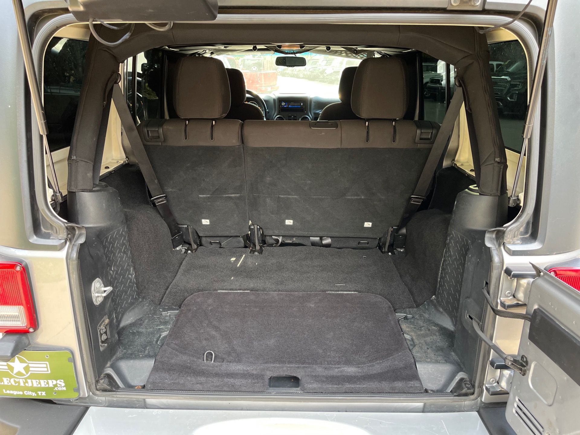 Used-2016-Jeep-Wrangler-Unlimited-Sport