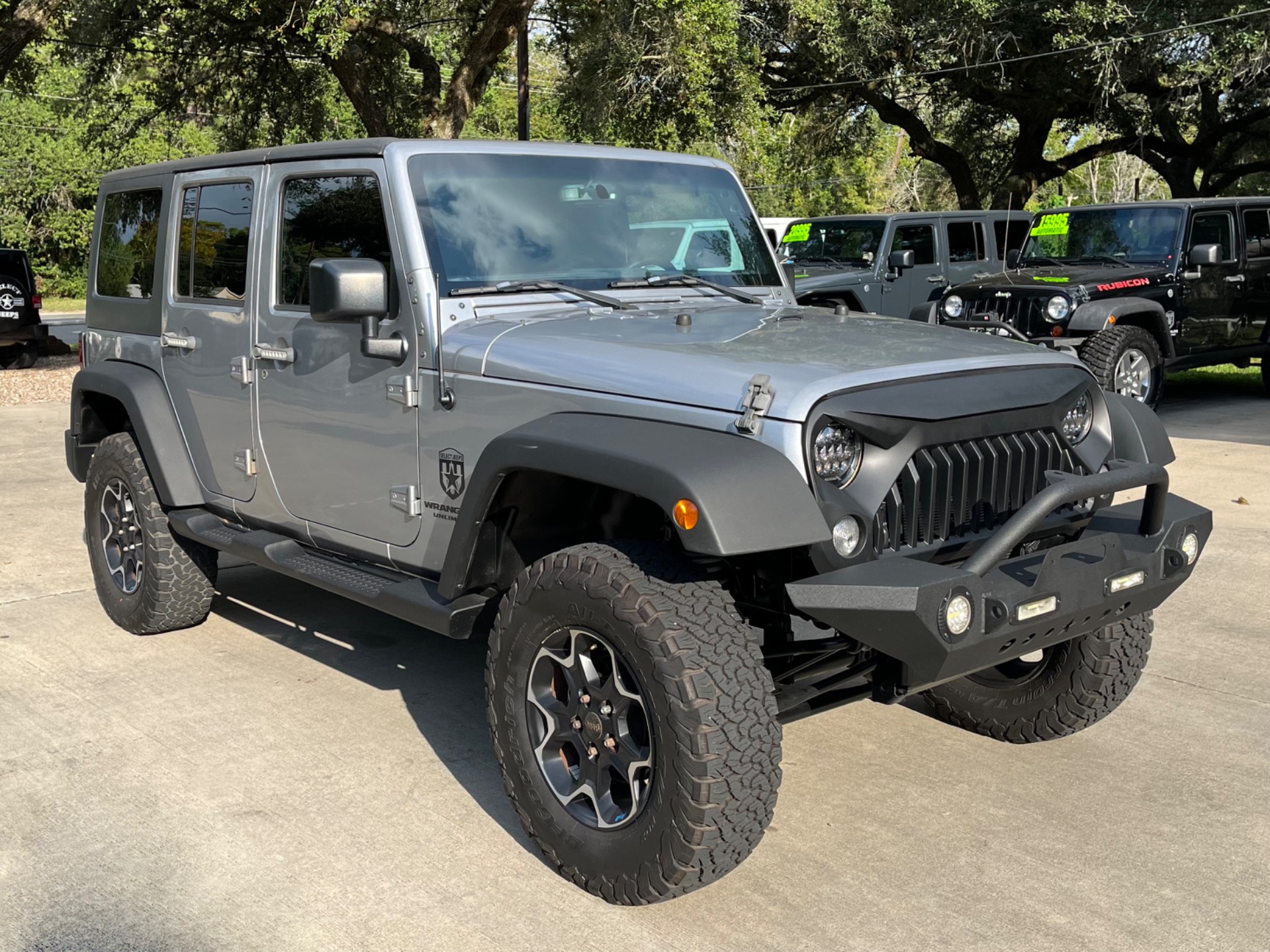 Used-2016-Jeep-Wrangler-Unlimited-Sport