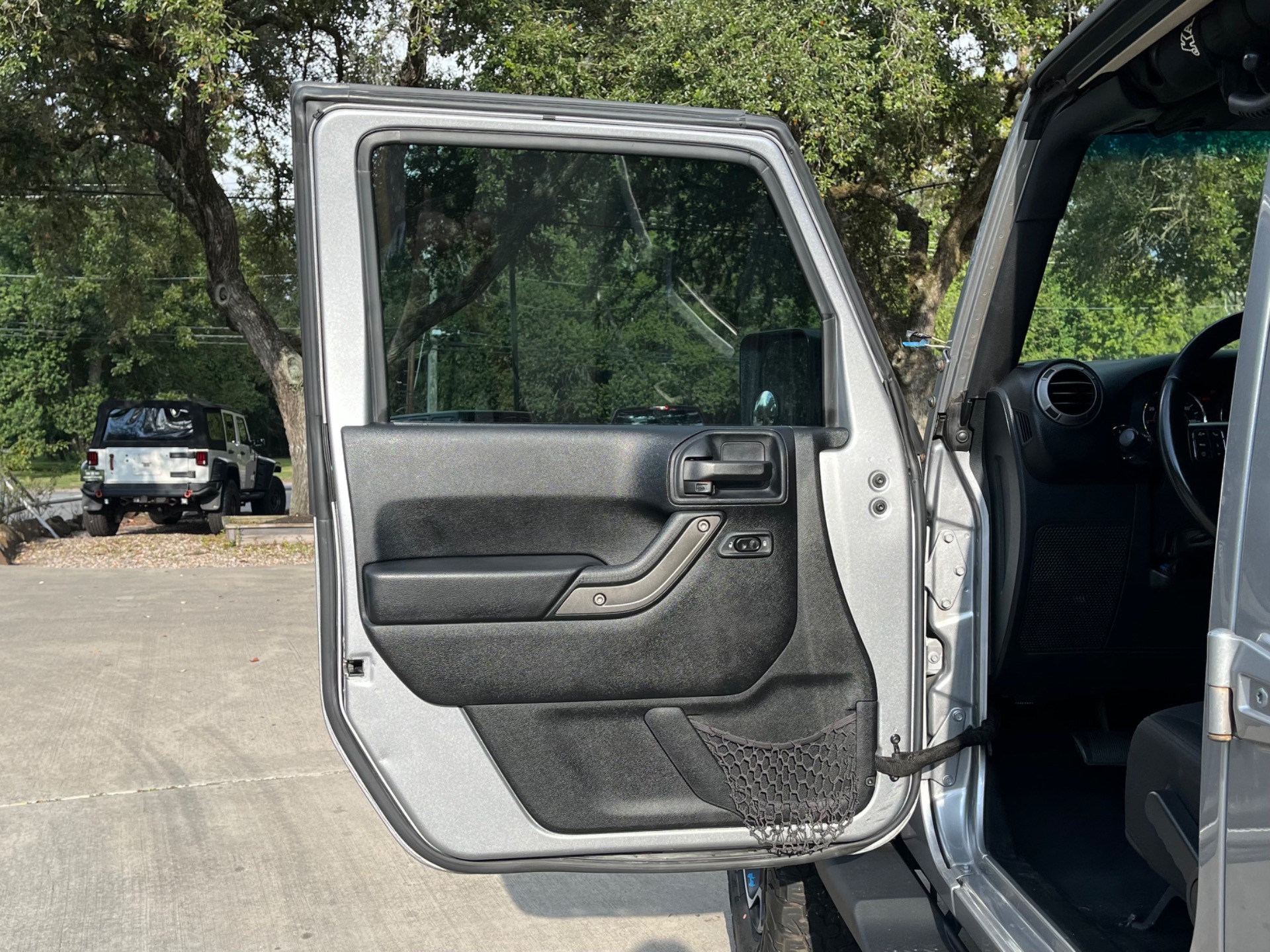 Used-2016-Jeep-Wrangler-Unlimited-Sport