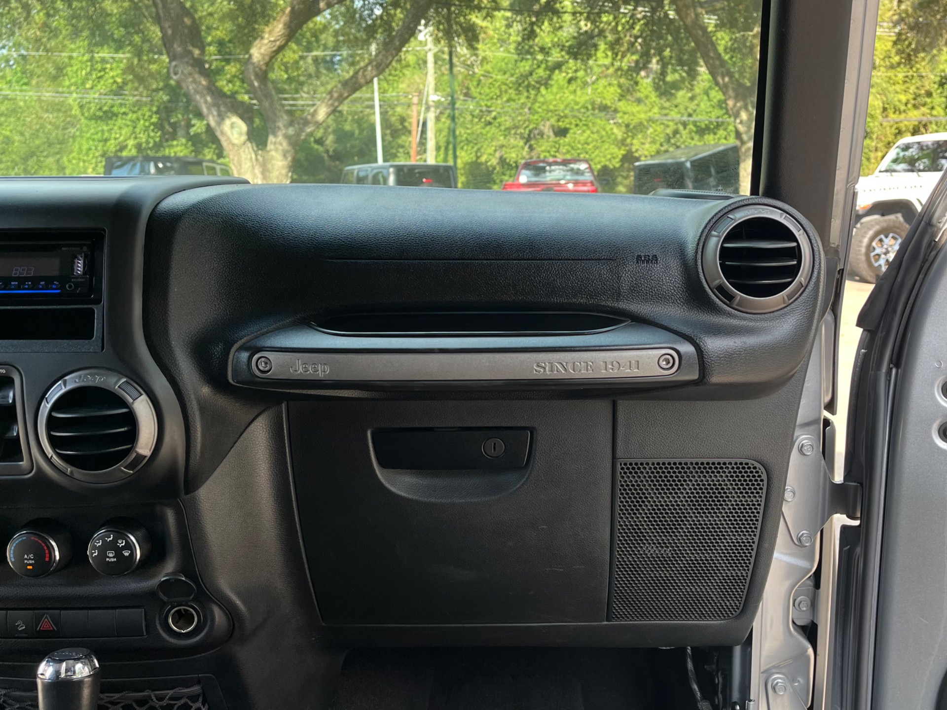 Used-2016-Jeep-Wrangler-Unlimited-Sport