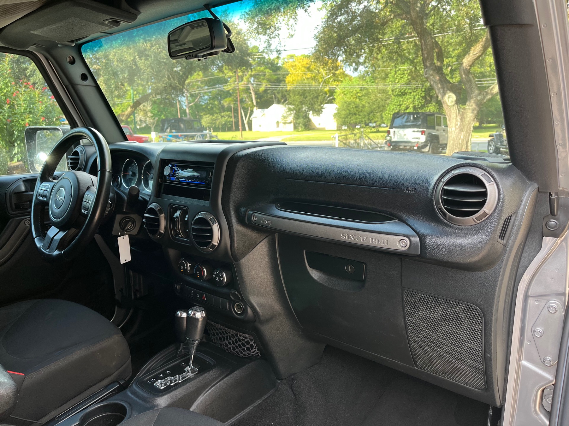 Used-2016-Jeep-Wrangler-Unlimited-Sport