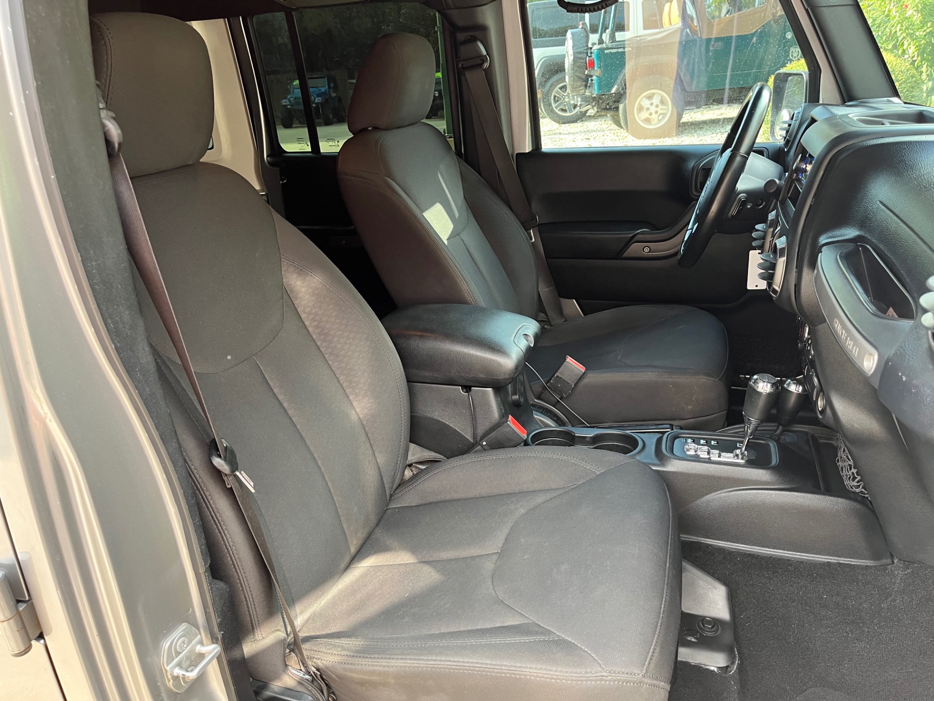 Used-2016-Jeep-Wrangler-Unlimited-Sport