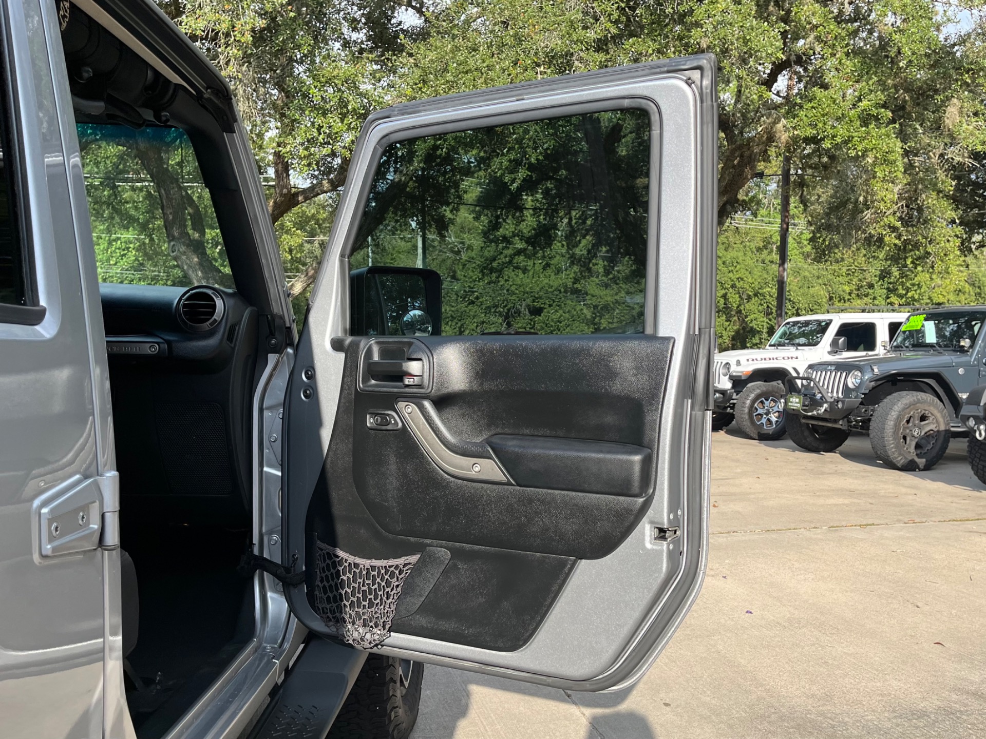 Used-2016-Jeep-Wrangler-Unlimited-Sport