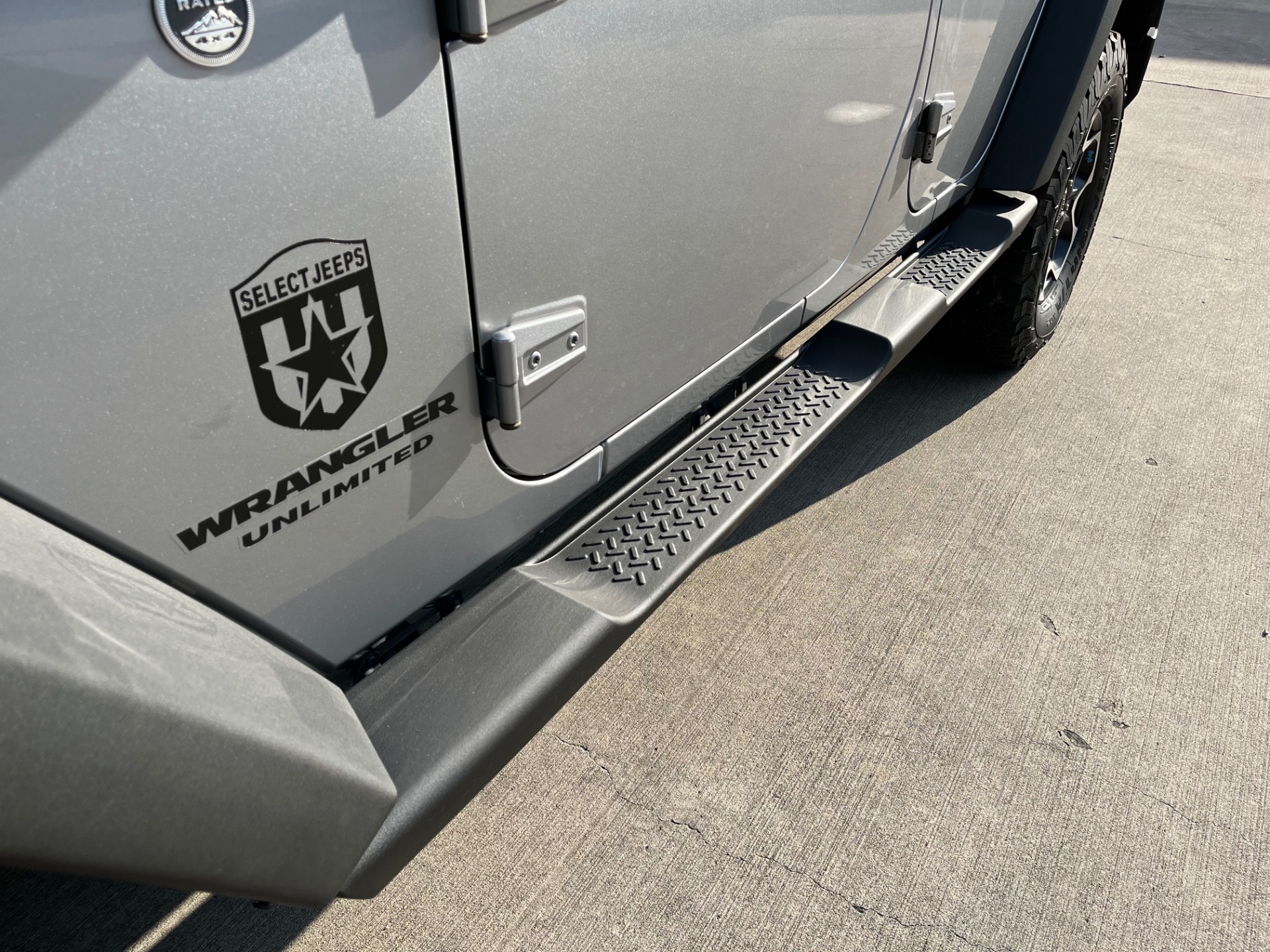 Used-2016-Jeep-Wrangler-Unlimited-Sport