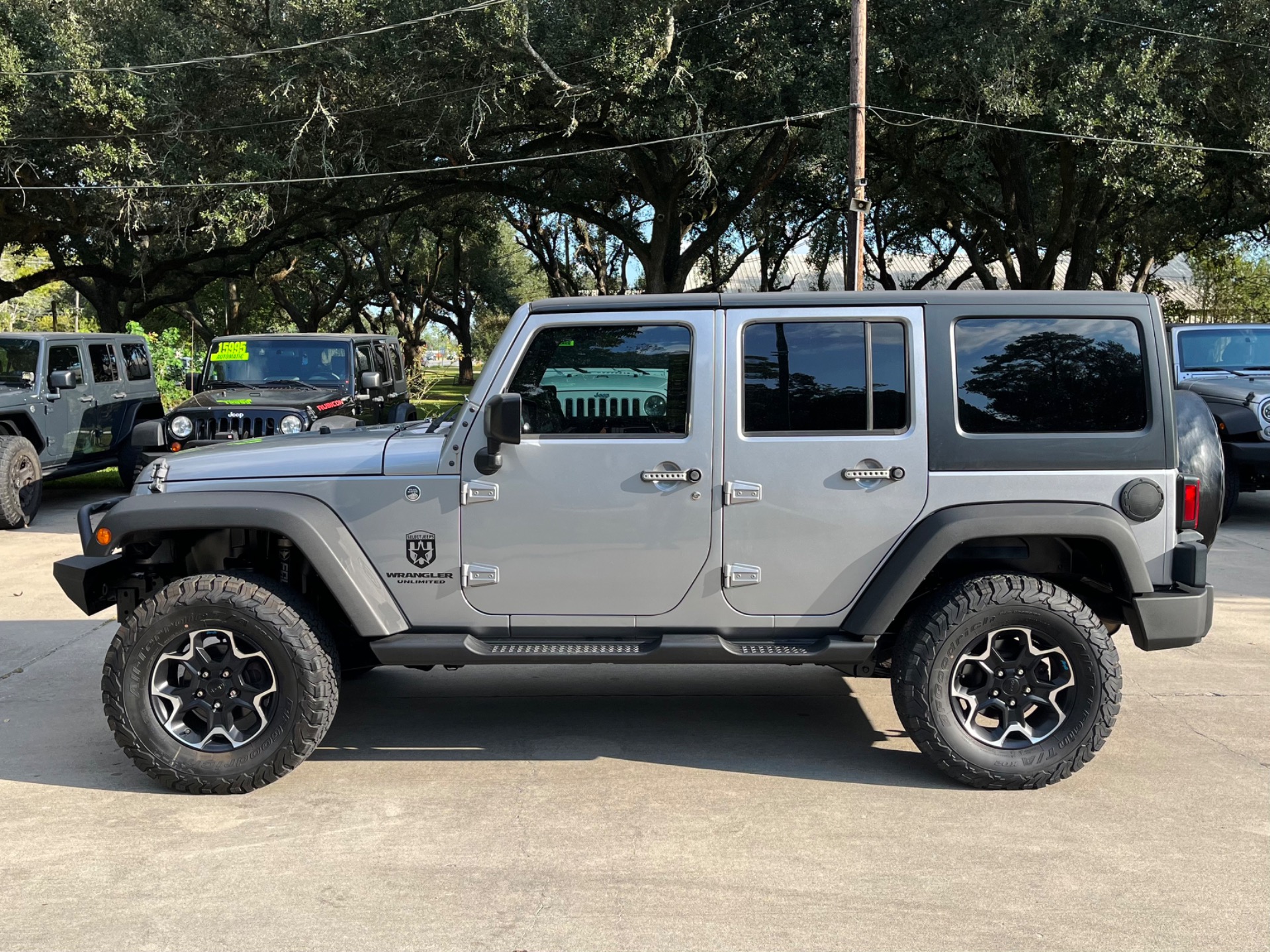 Used-2016-Jeep-Wrangler-Unlimited-Sport