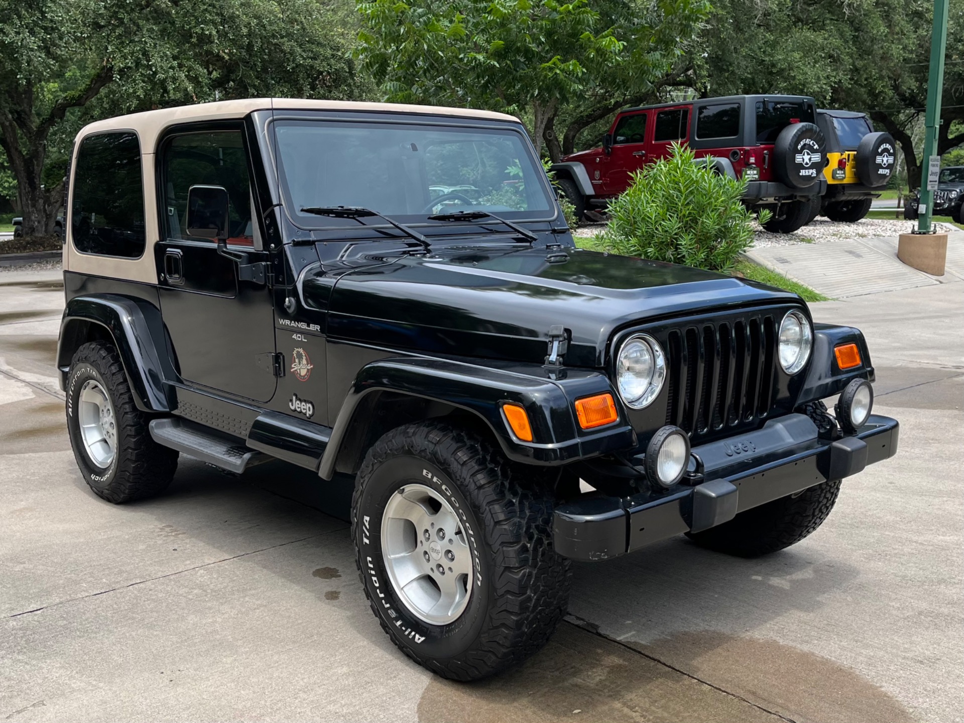 Used-2000-Jeep-Wrangler-Sahara