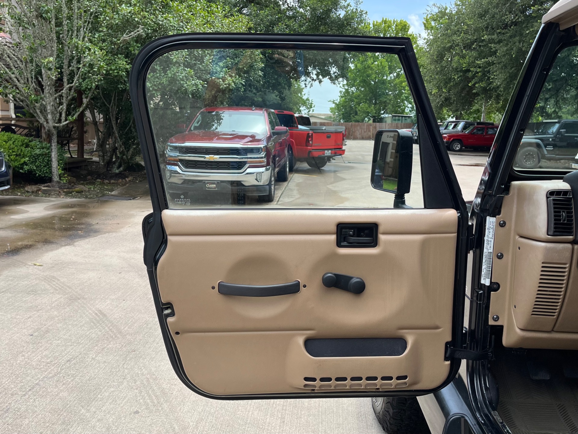 Used-2000-Jeep-Wrangler-Sahara