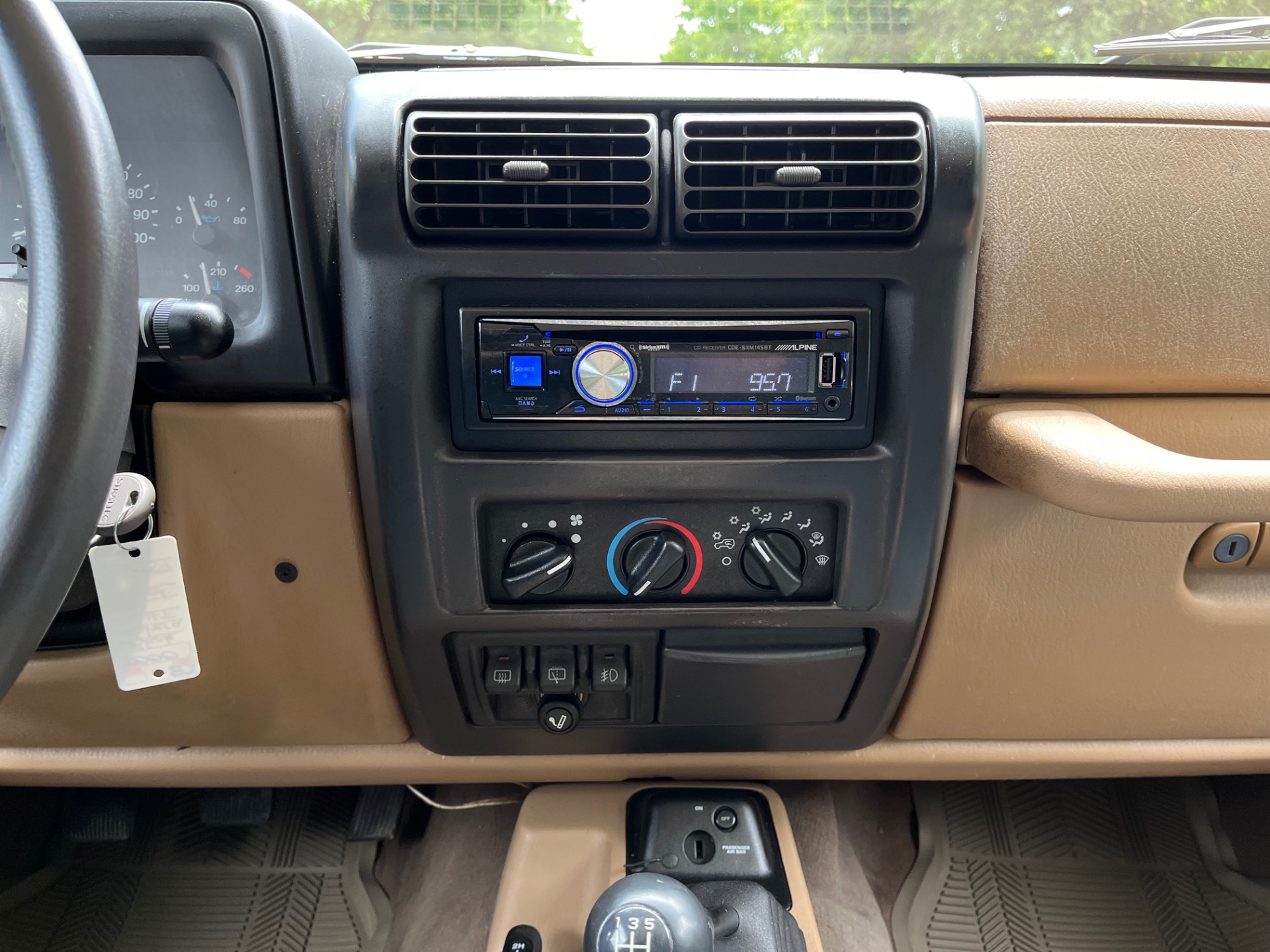Used-2000-Jeep-Wrangler-Sahara