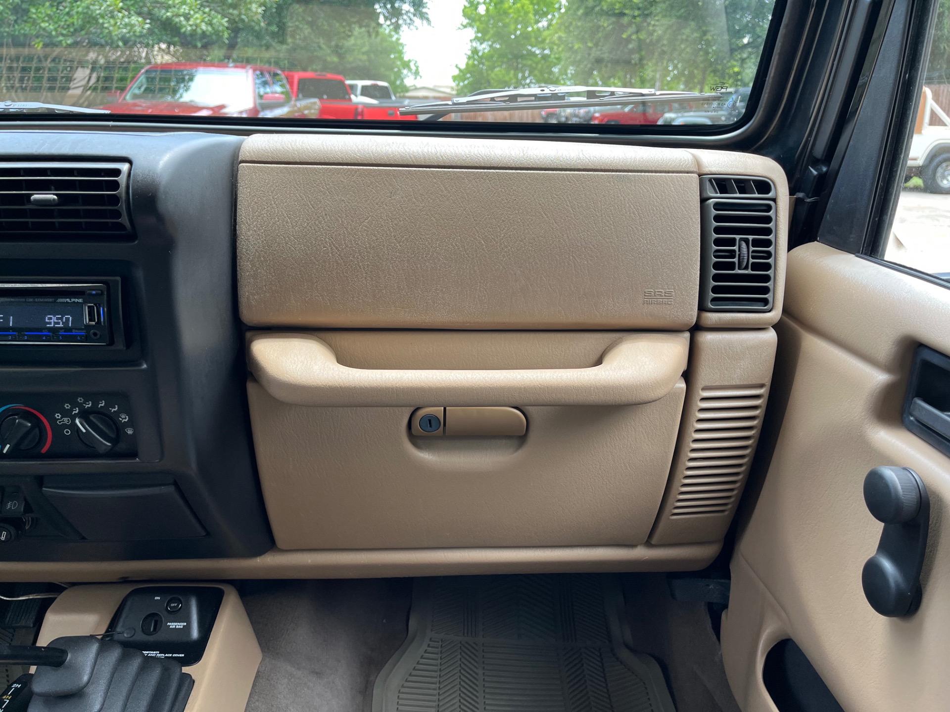 Used-2000-Jeep-Wrangler-Sahara