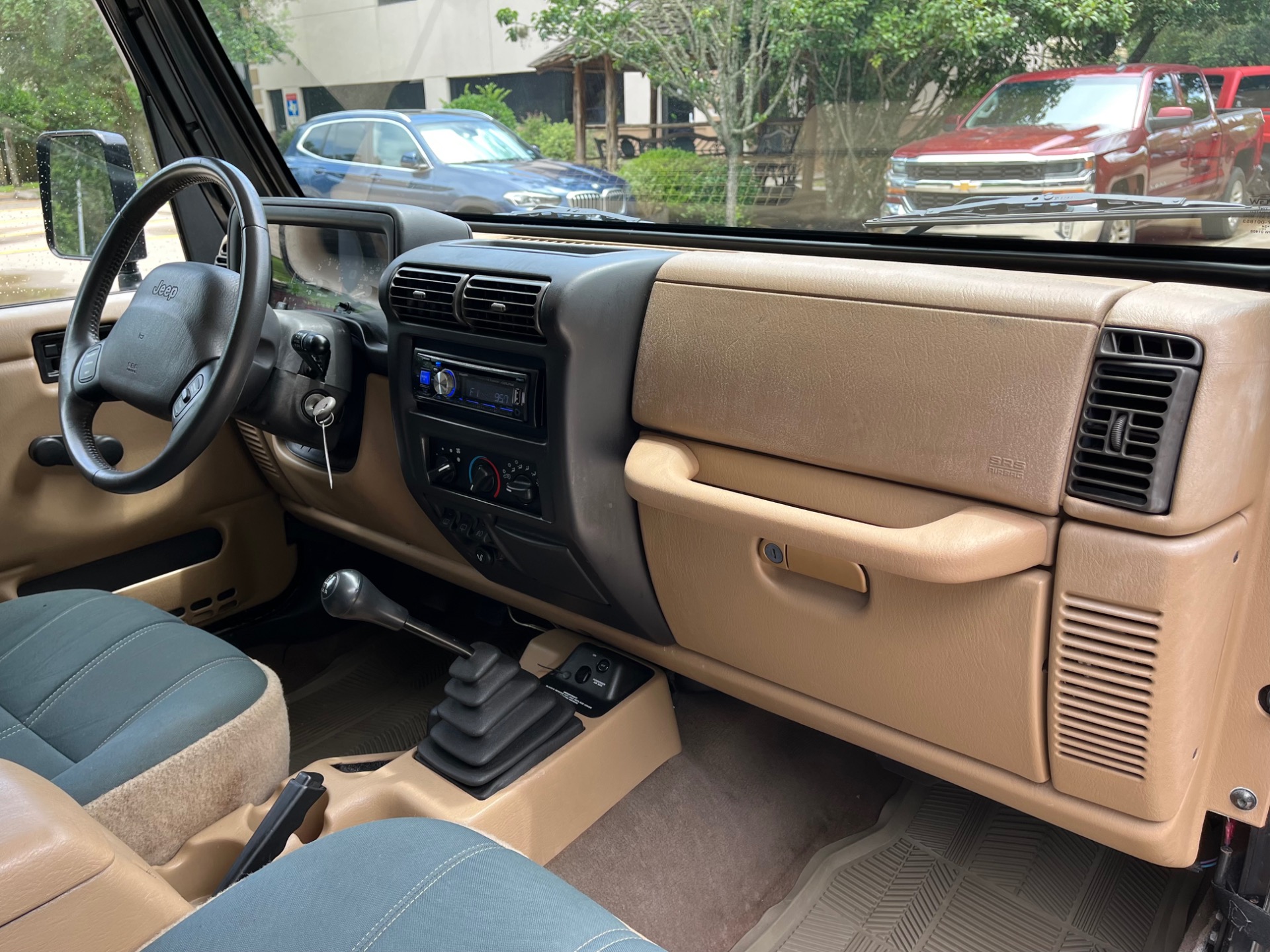 Used-2000-Jeep-Wrangler-Sahara