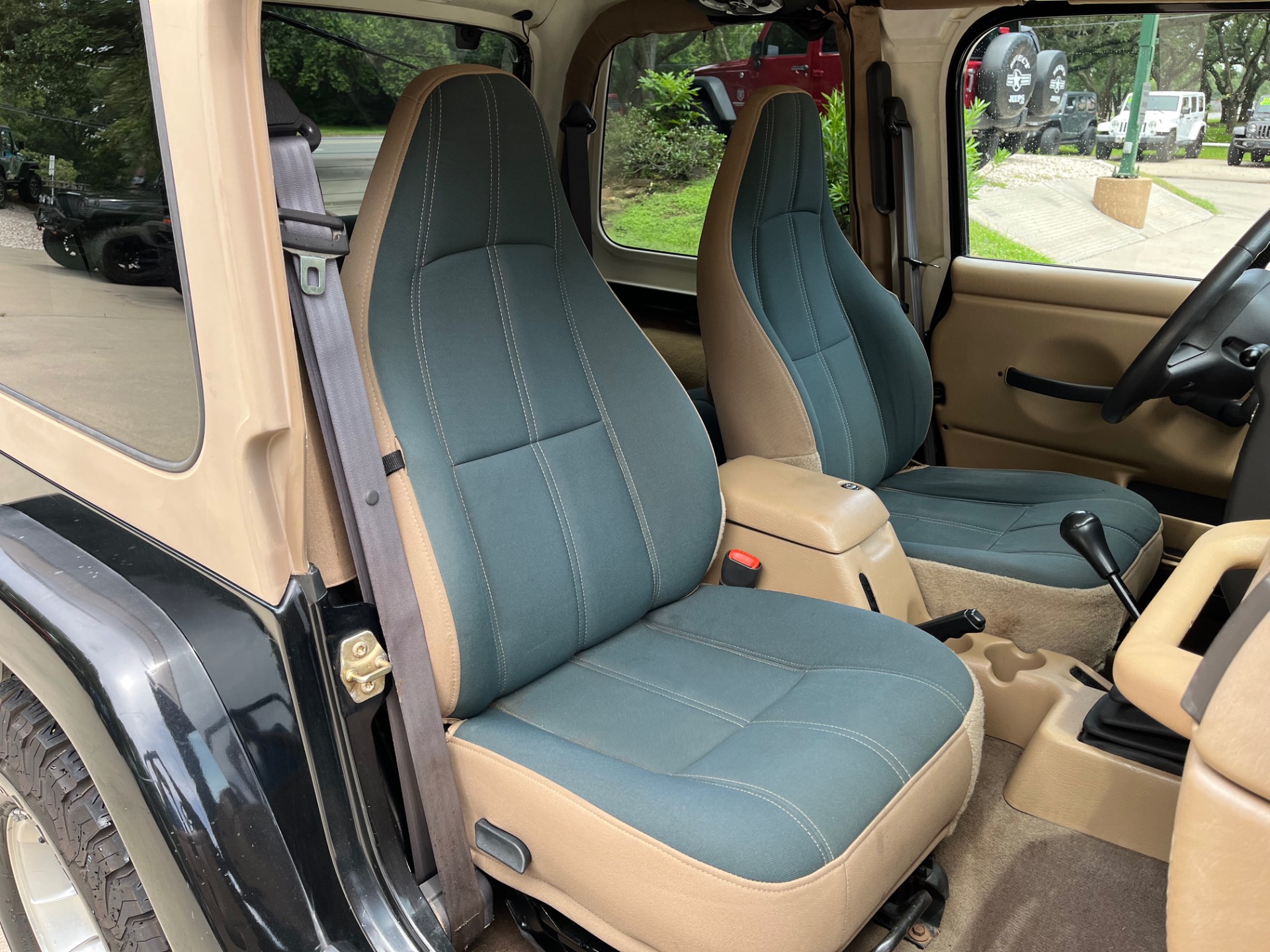 Used-2000-Jeep-Wrangler-Sahara