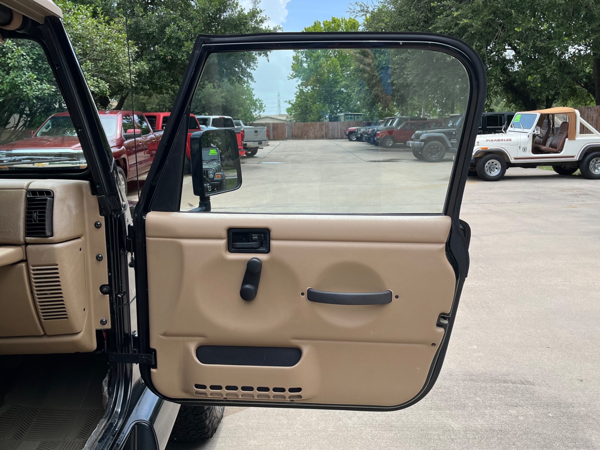 Used-2000-Jeep-Wrangler-Sahara