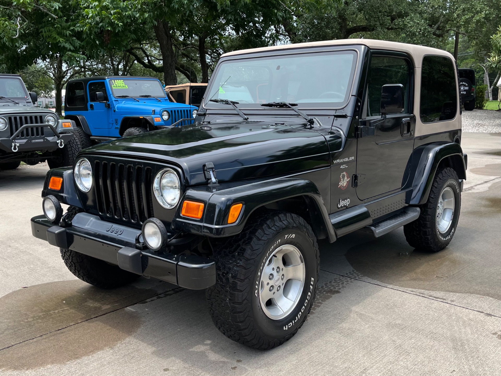 Used-2000-Jeep-Wrangler-Sahara