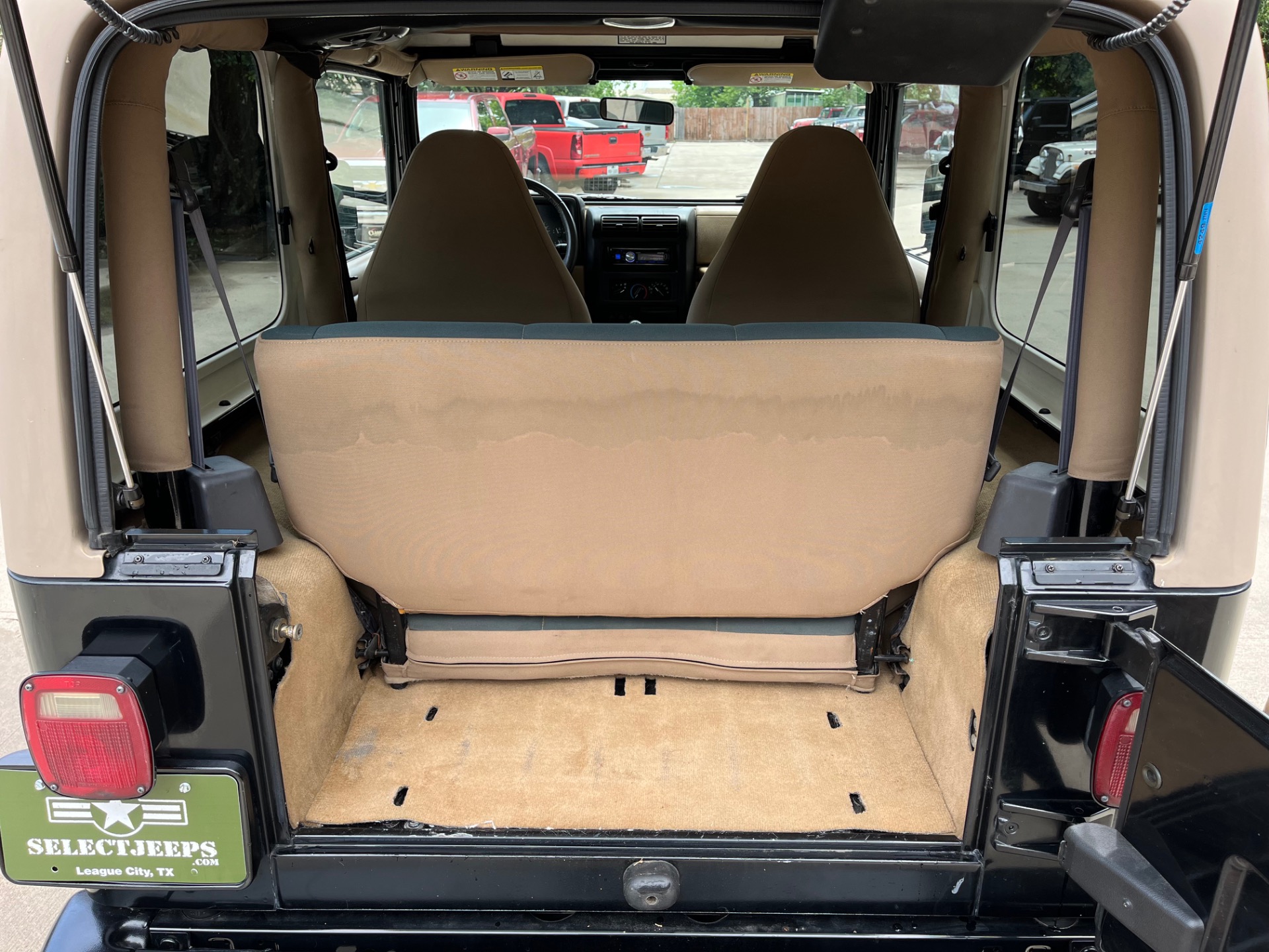 Used-2000-Jeep-Wrangler-Sahara