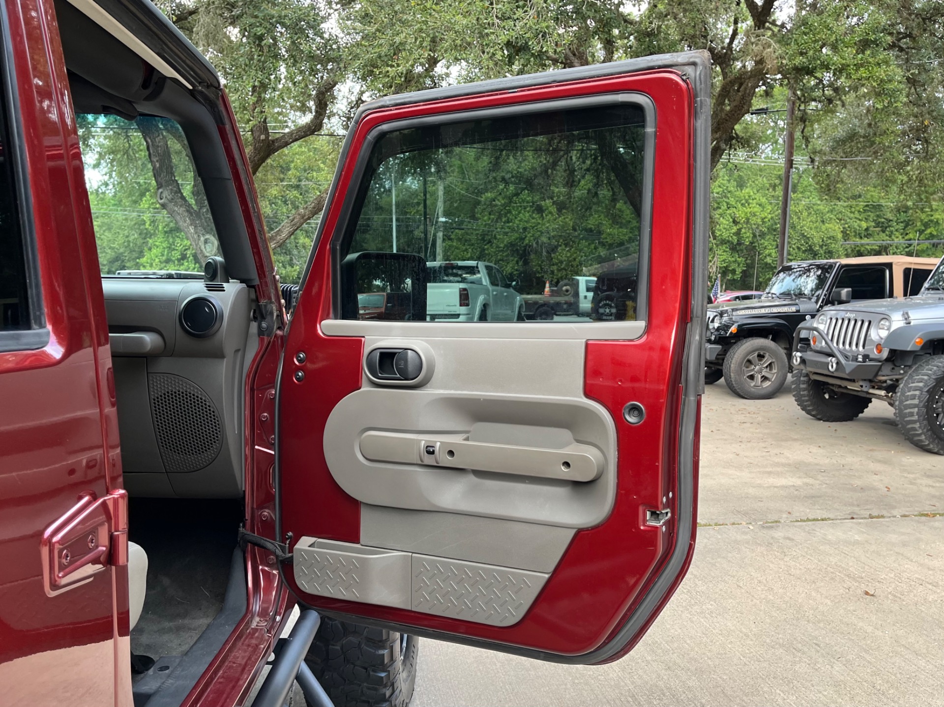 Used-2010-Jeep-Wrangler-Unlimited-Sport
