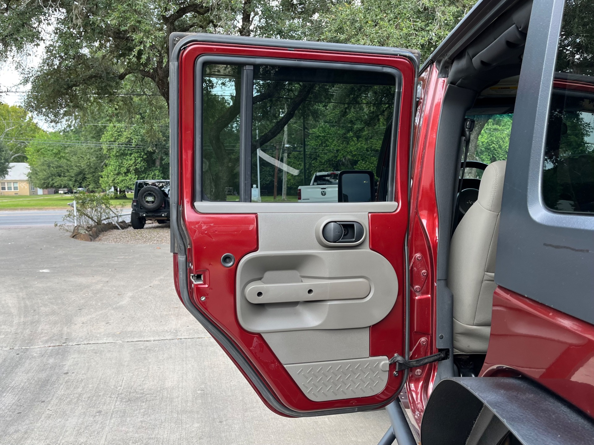 Used-2010-Jeep-Wrangler-Unlimited-Sport