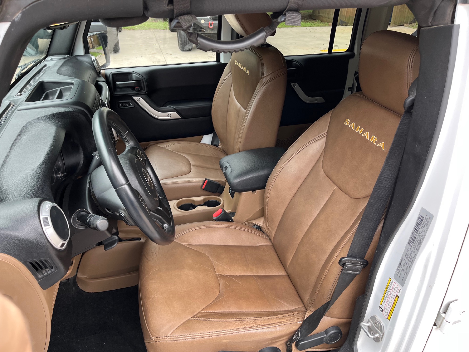 Used-2015-Jeep-Wrangler-Unlimited-Sahara