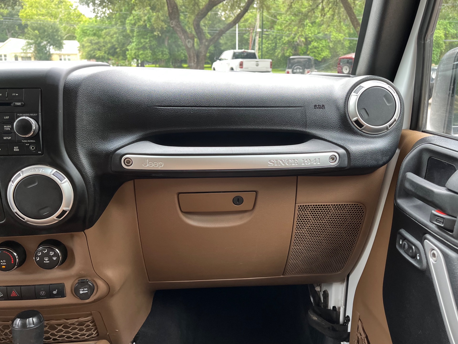 Used-2015-Jeep-Wrangler-Unlimited-Sahara