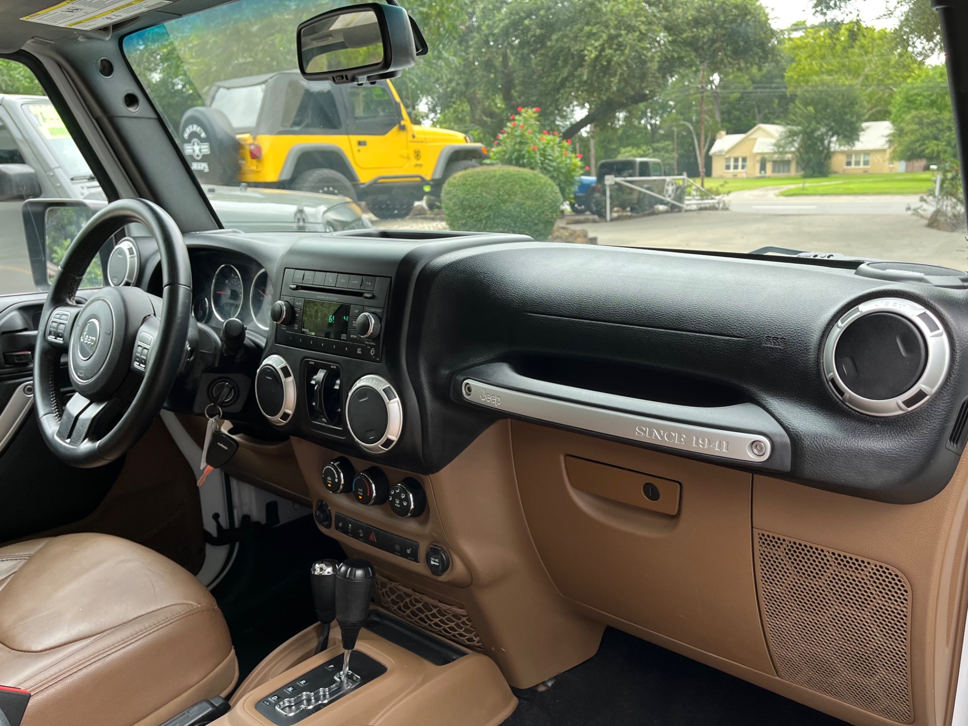 Used-2015-Jeep-Wrangler-Unlimited-Sahara
