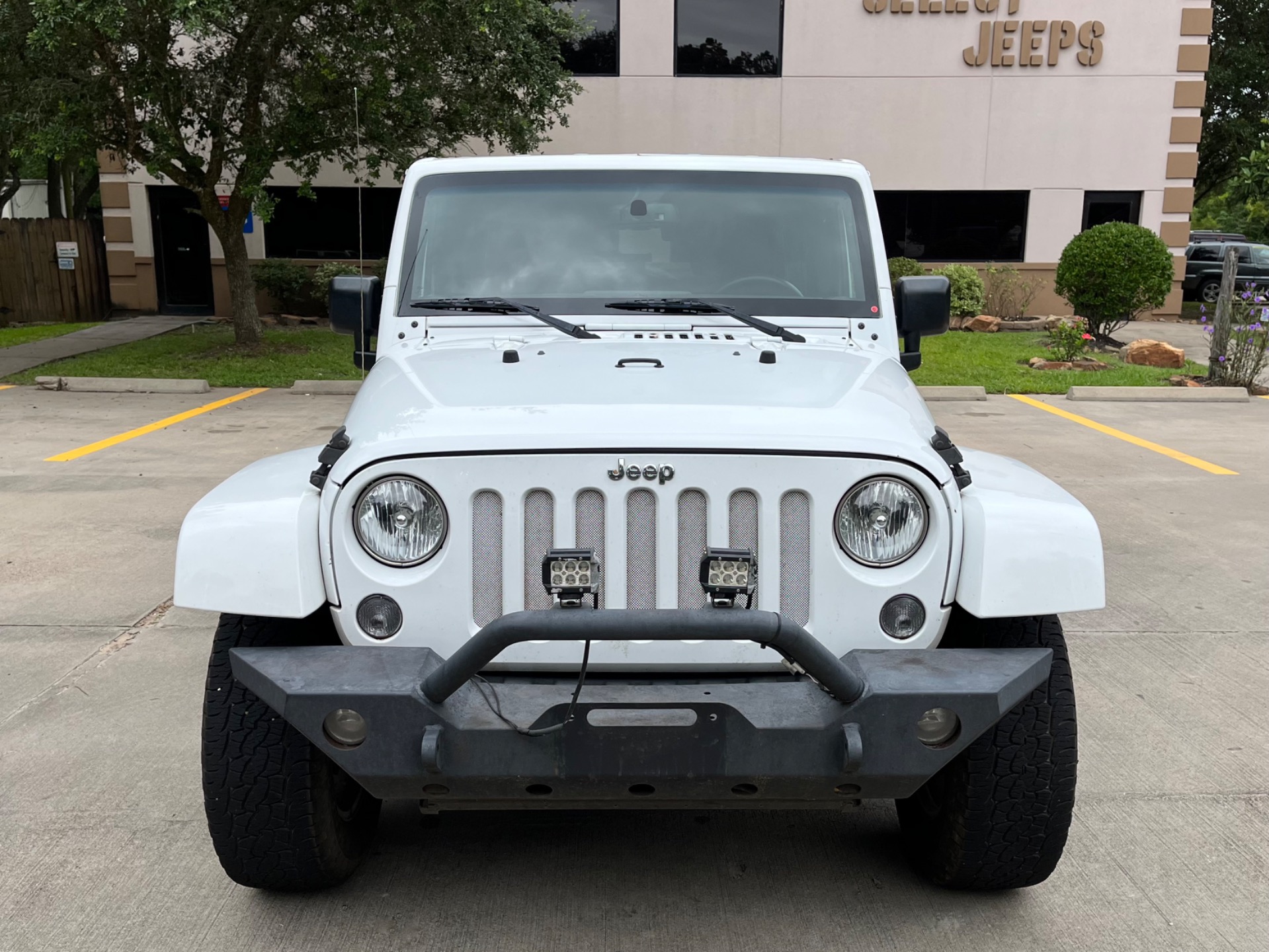 Used-2015-Jeep-Wrangler-Unlimited-Sahara