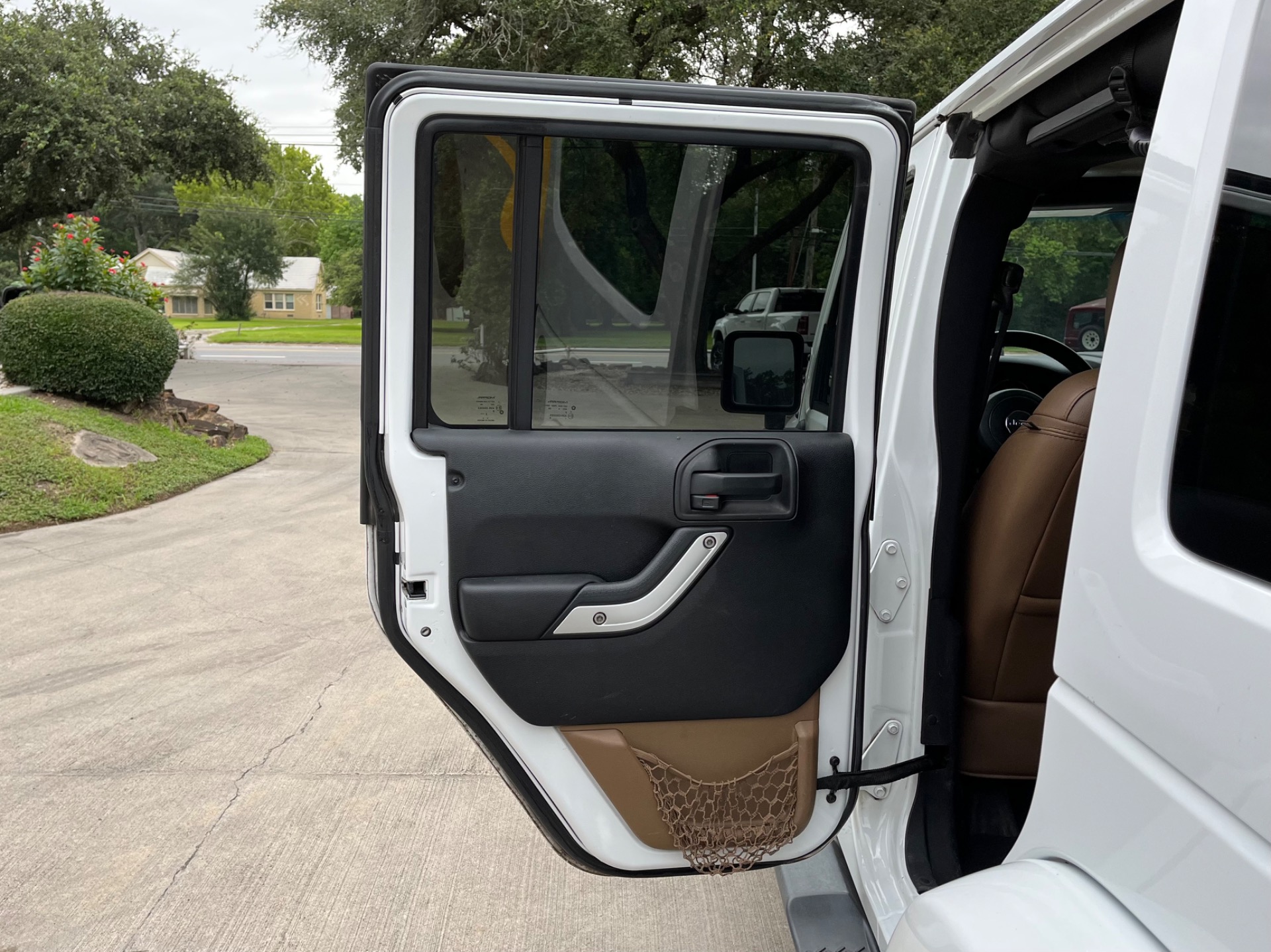 Used-2015-Jeep-Wrangler-Unlimited-Sahara