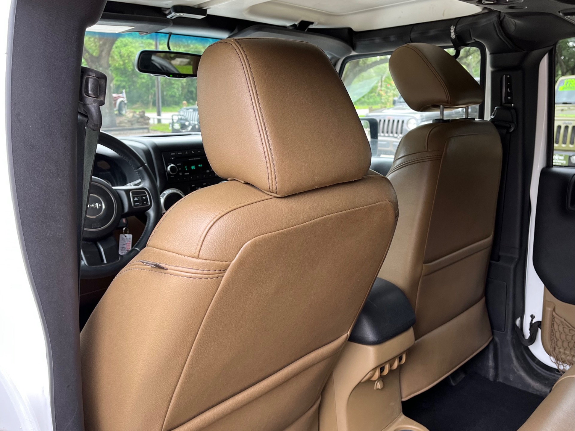 Used-2015-Jeep-Wrangler-Unlimited-Sahara