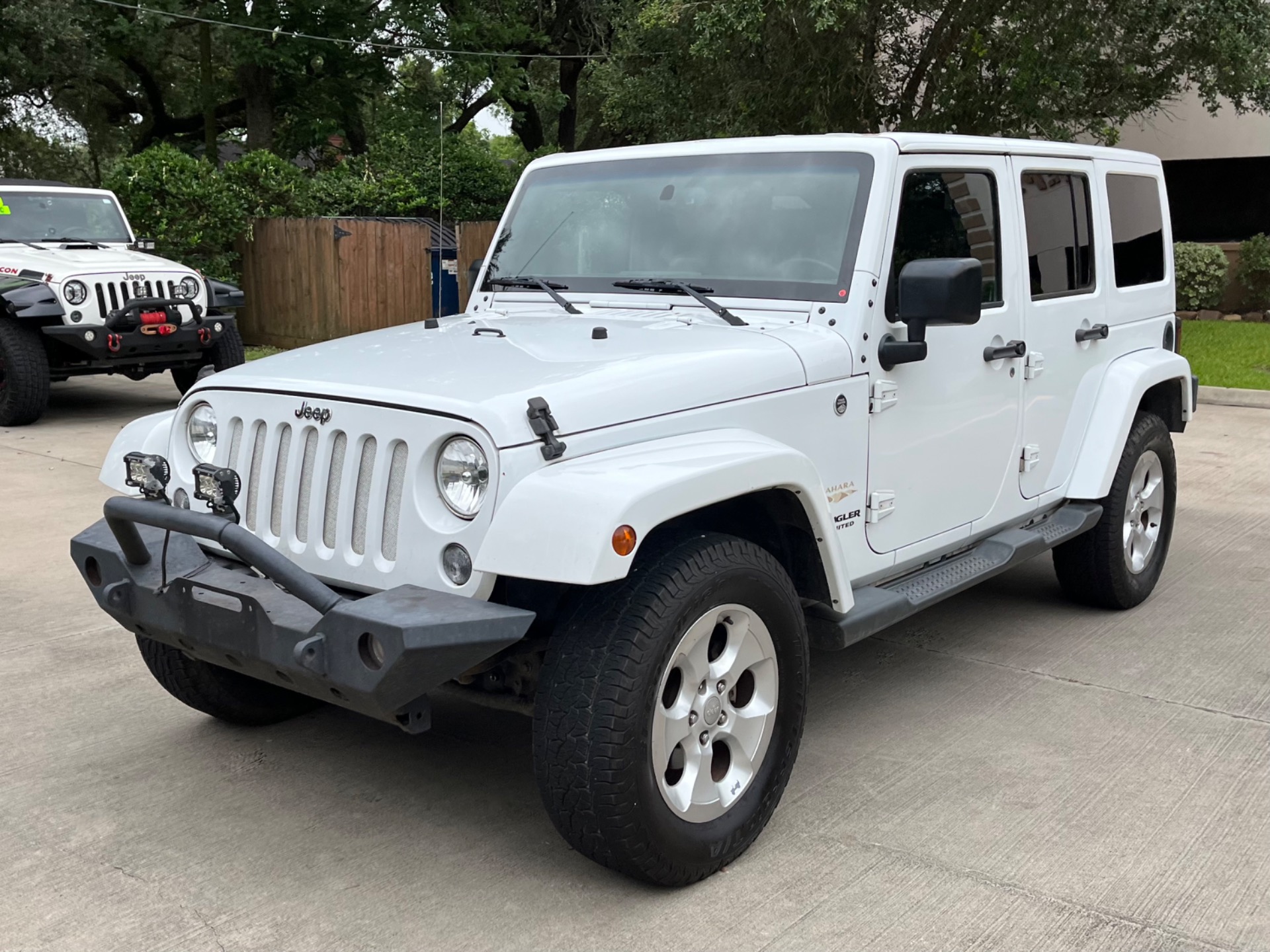 Used-2015-Jeep-Wrangler-Unlimited-Sahara