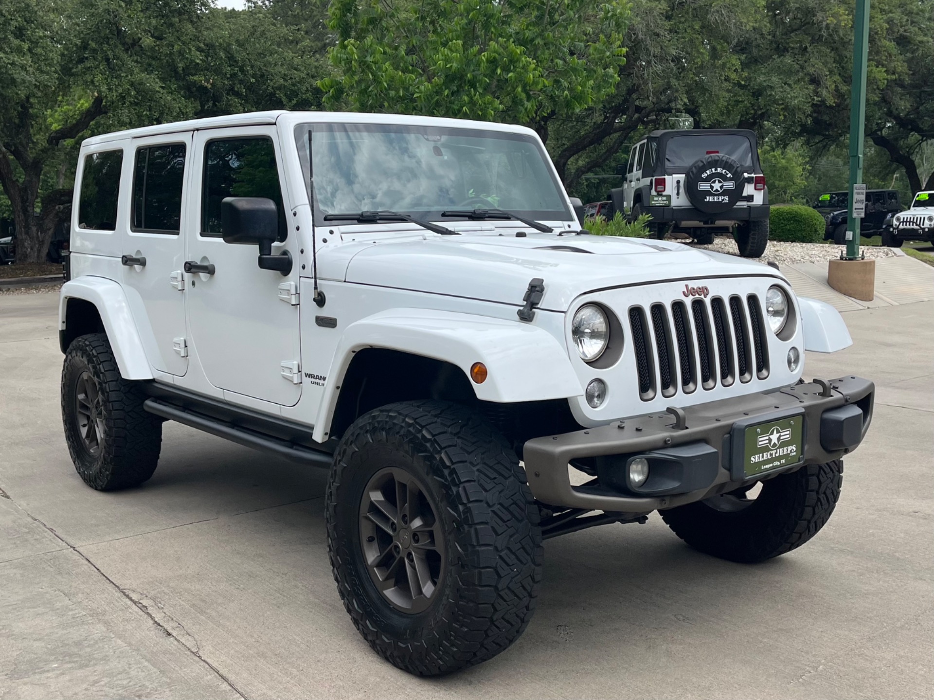 Used-2016-Jeep-Wrangler-Unlimited-Sahara-75th-Anniversary