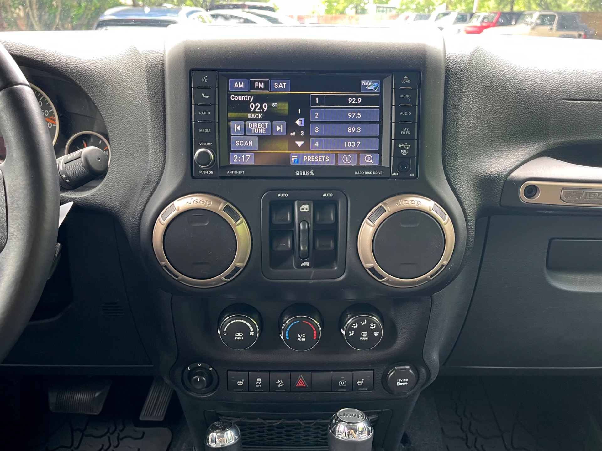 Used-2016-Jeep-Wrangler-Unlimited-Sahara-75th-Anniversary