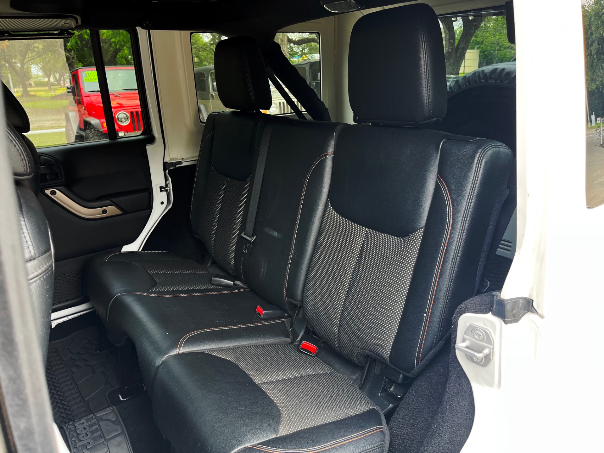 Used-2016-Jeep-Wrangler-Unlimited-Sahara-75th-Anniversary